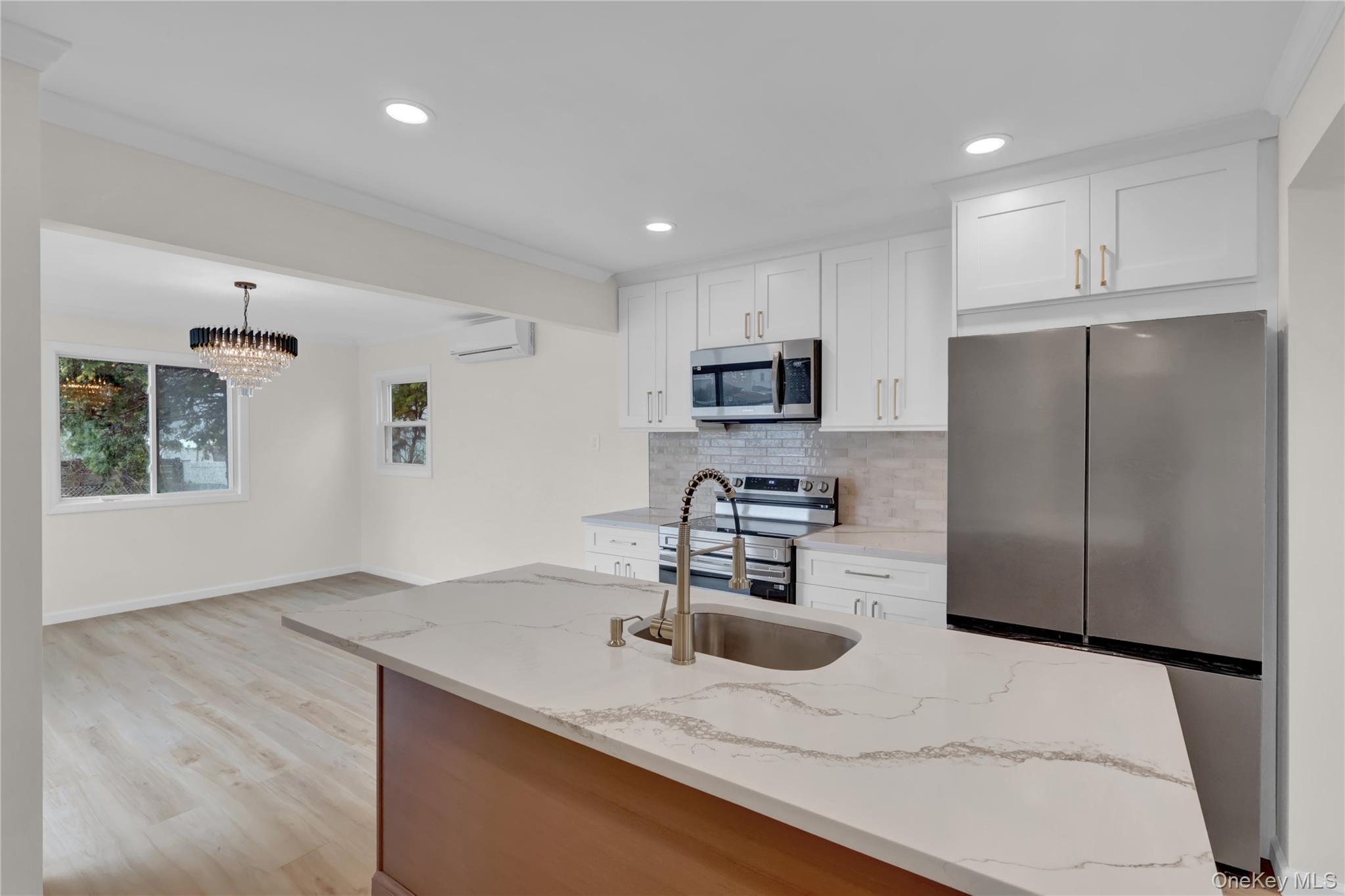 #11 photo, 449 N Indiana Avenue, Lindenhurst , NY 11757