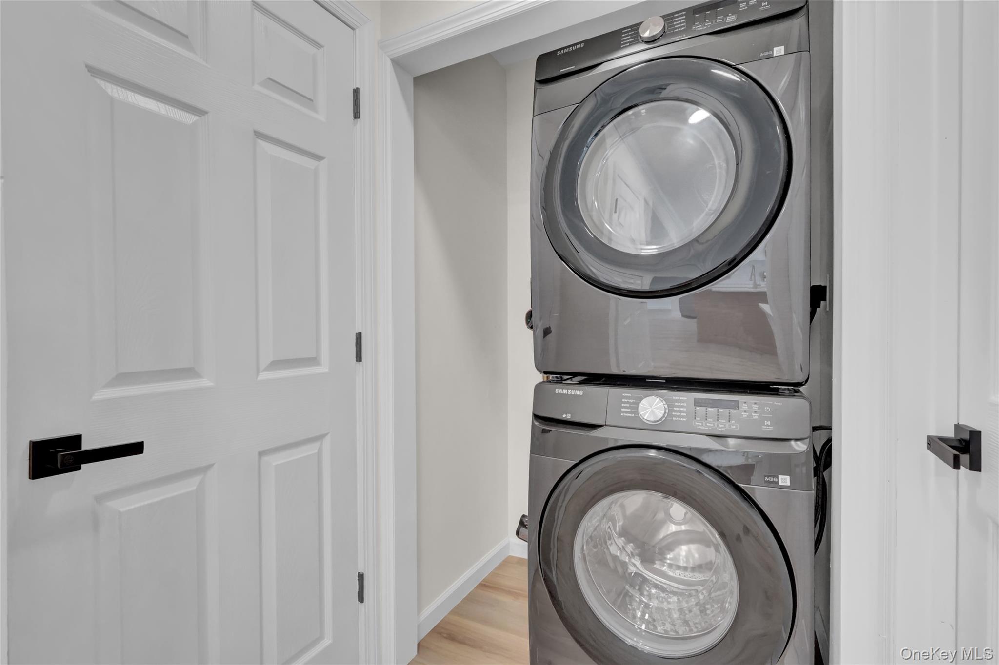 #17 photo, 449 N Indiana Avenue, Lindenhurst , NY 11757