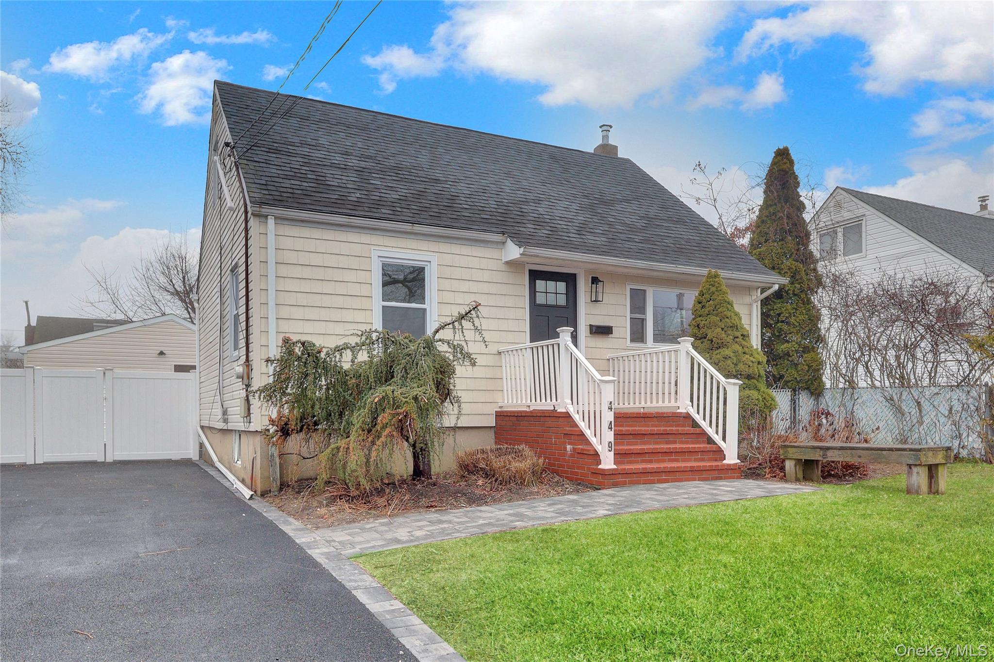 #3 photo, 449 N Indiana Avenue, Lindenhurst , NY 11757