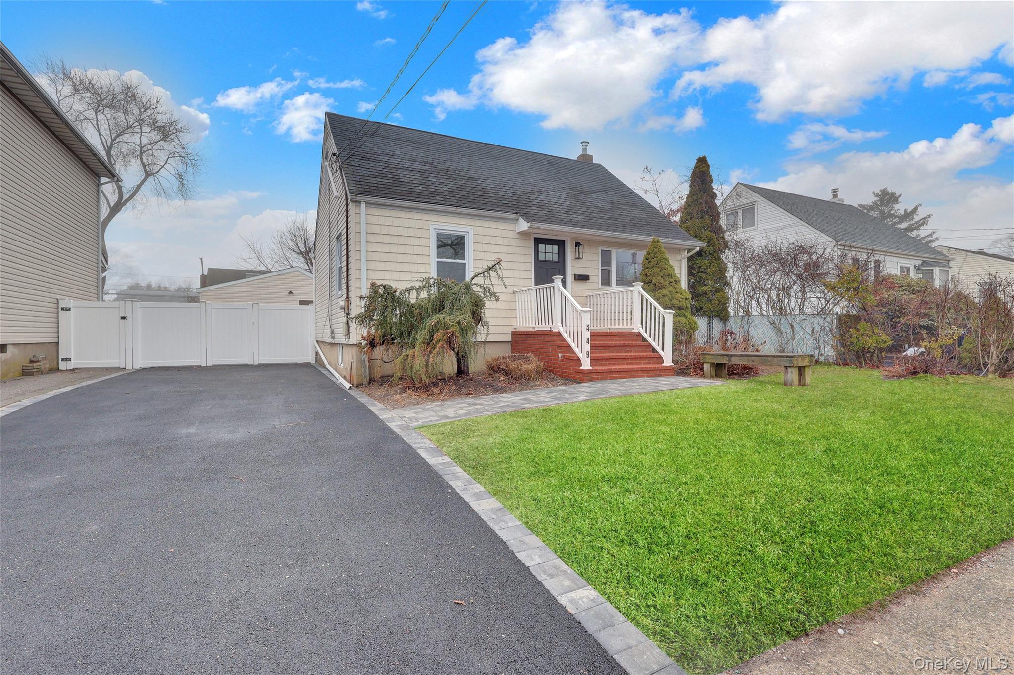 #4 photo, 449 N Indiana Avenue, Lindenhurst , NY 11757