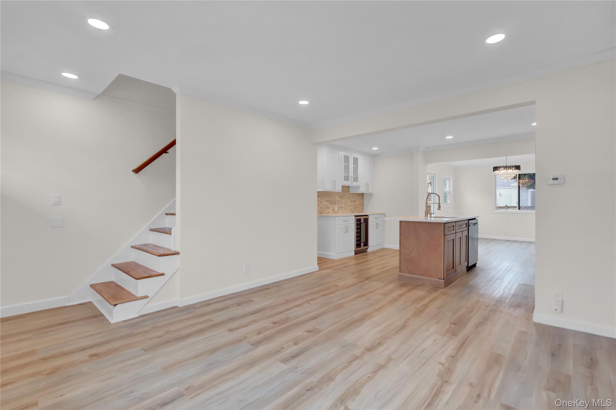 #6 photo, 449 N Indiana Avenue, Lindenhurst , NY 11757