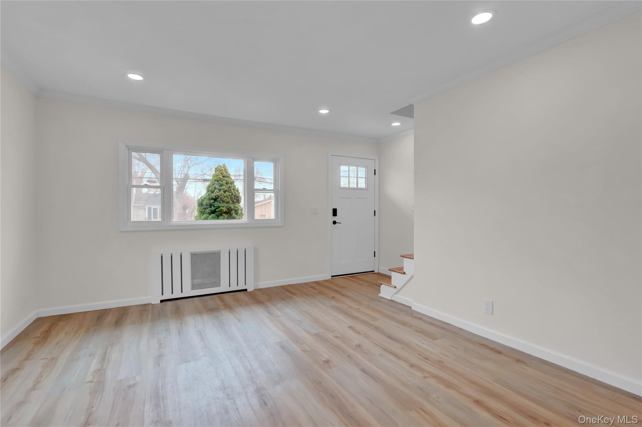 #8 photo, 449 N Indiana Avenue, Lindenhurst , NY 11757