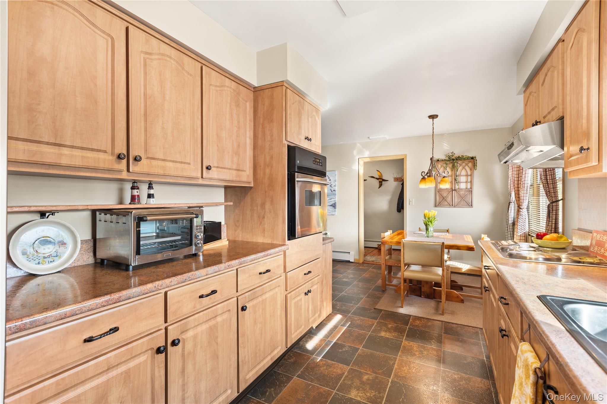 #7 photo, 7 Montgomery Lane, সাফোক কাউন্টি Bay Shore , NY 11706