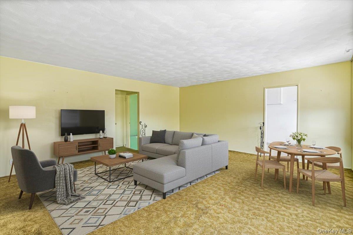 #4 photo, 58-33 246th Crescent, Douglaston , NY 11362