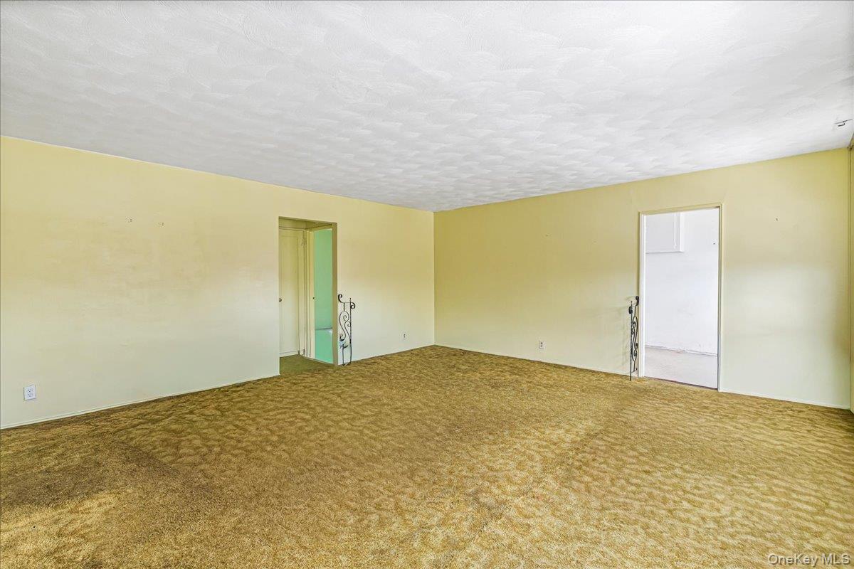 #5 photo, 58-33 246th Crescent, Douglaston , NY 11362