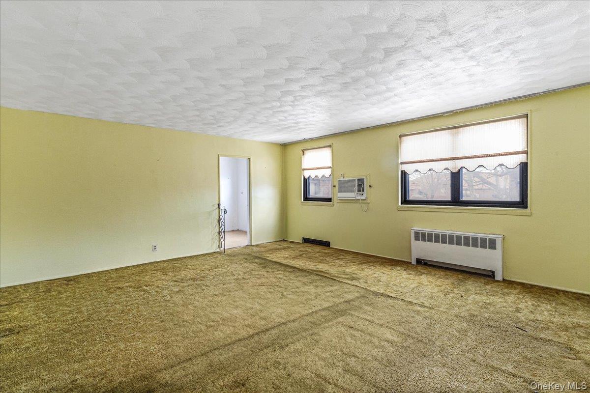 #6 photo, 58-33 246th Crescent, Douglaston , NY 11362