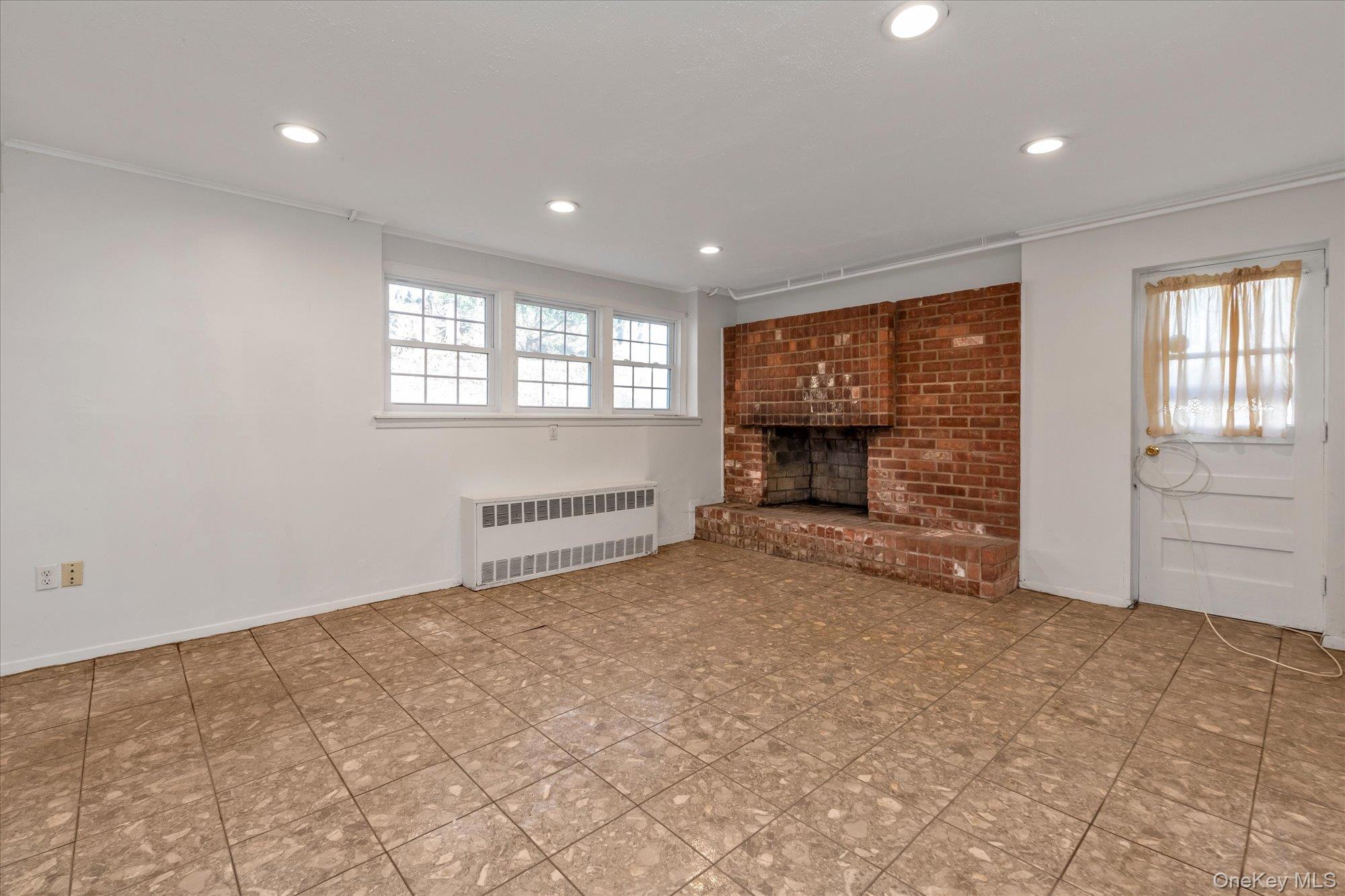 #10 photo, 10 Sycamore Road, Glen Cove , NY 11542