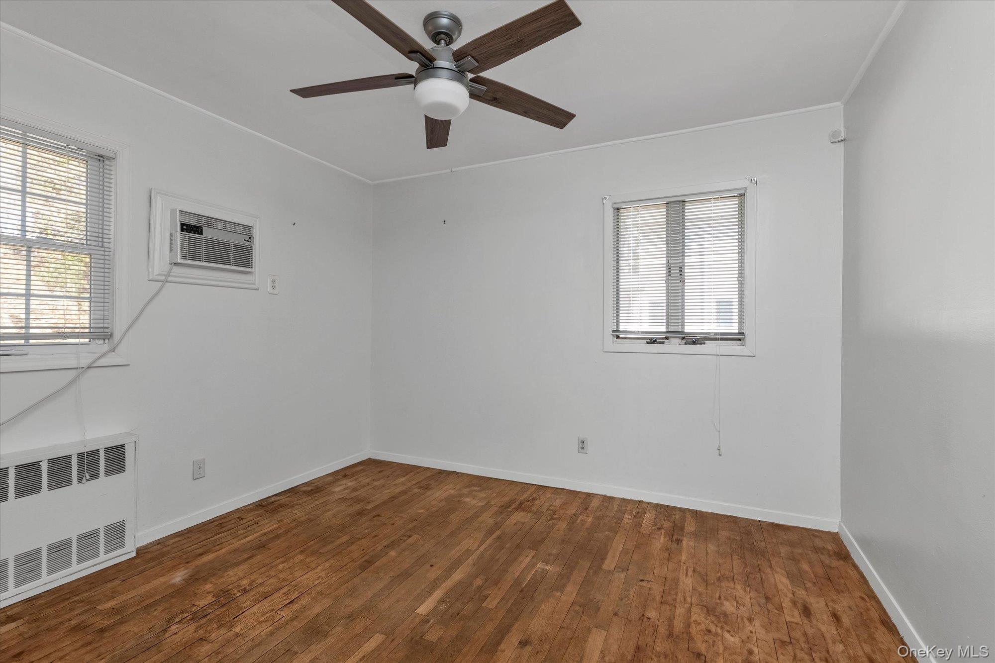 #15 photo, 10 Sycamore Road, Glen Cove , NY 11542