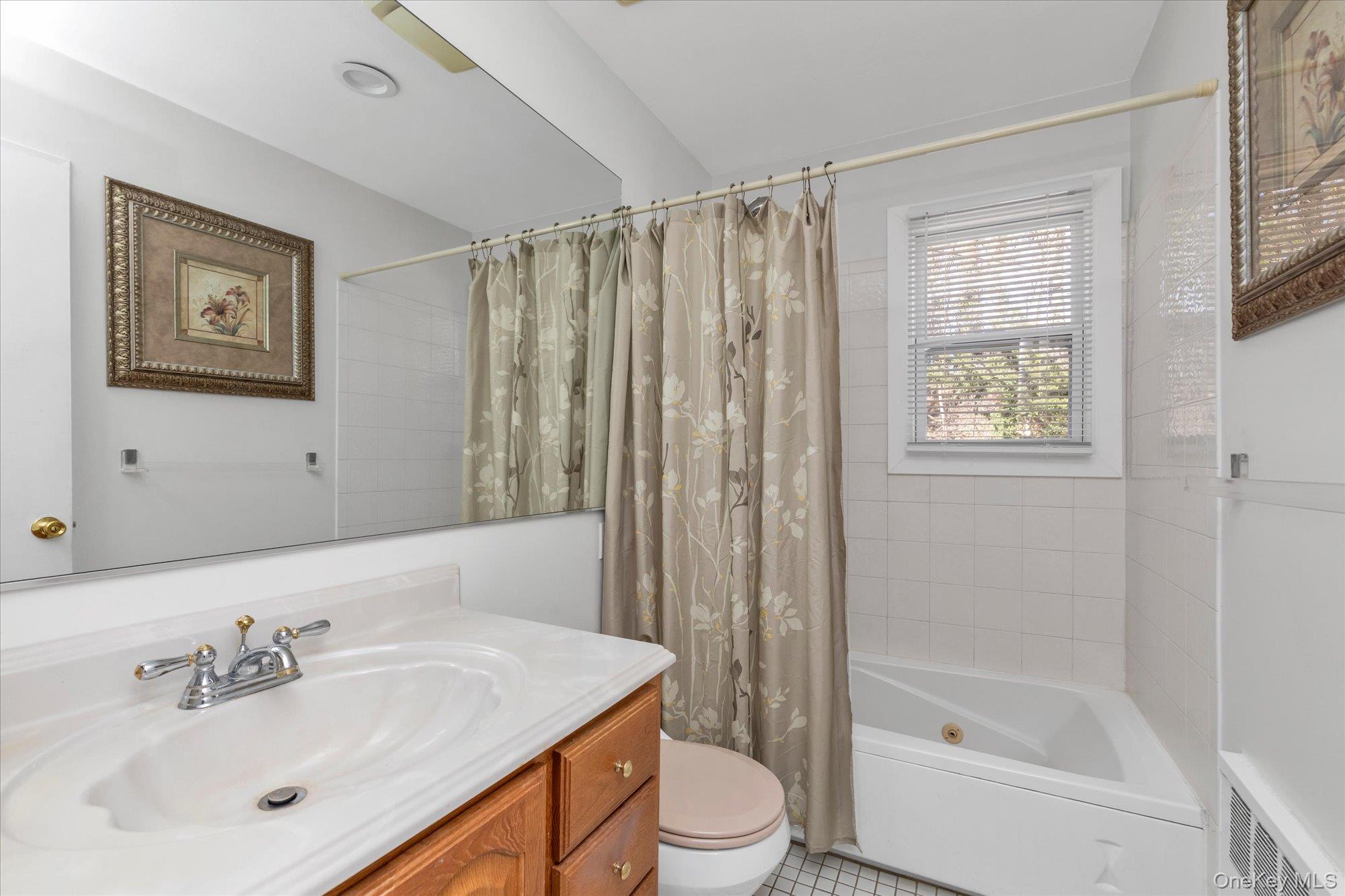 #16 photo, 10 Sycamore Road, Glen Cove , NY 11542