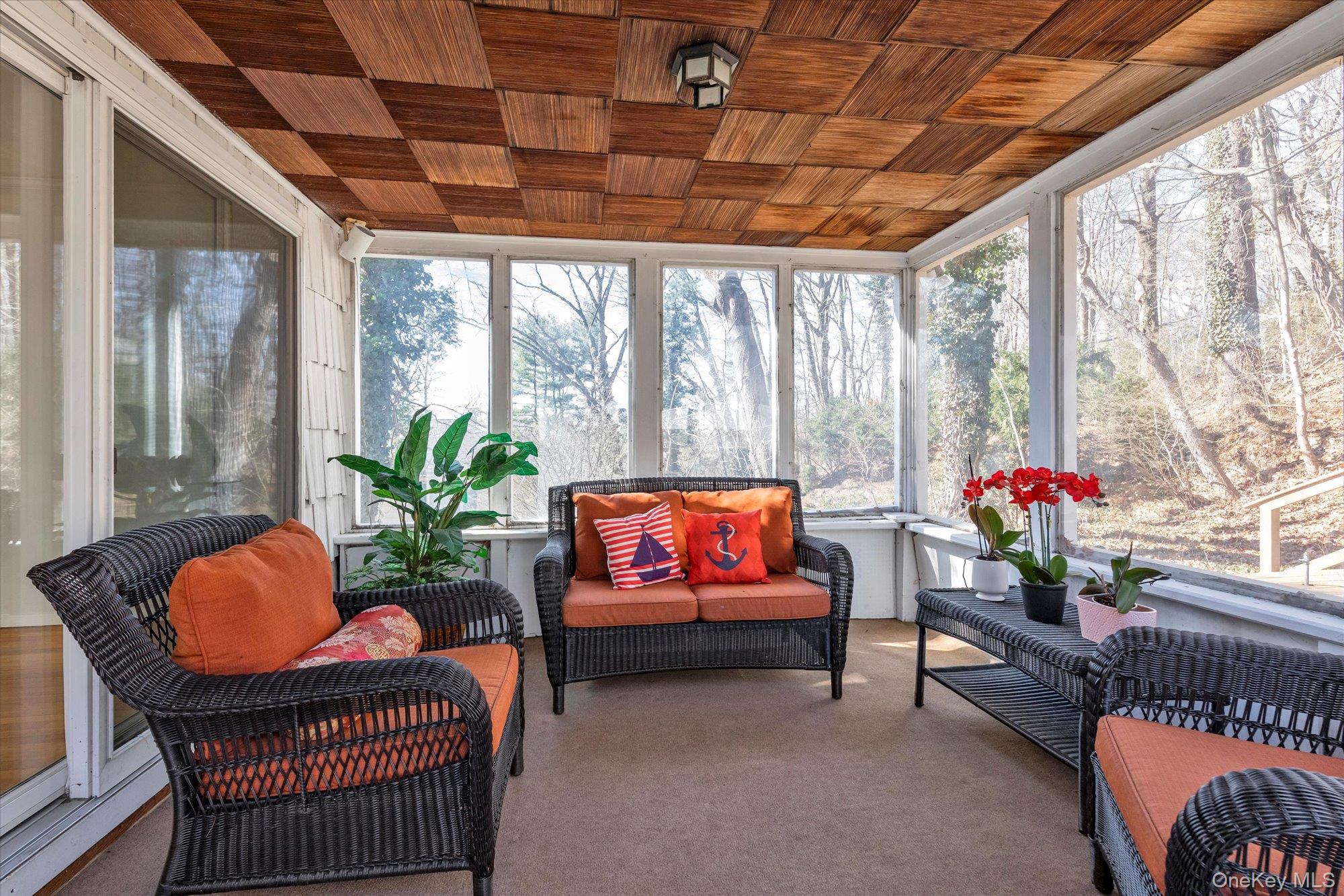 #17 photo, 10 Sycamore Road, Glen Cove , NY 11542