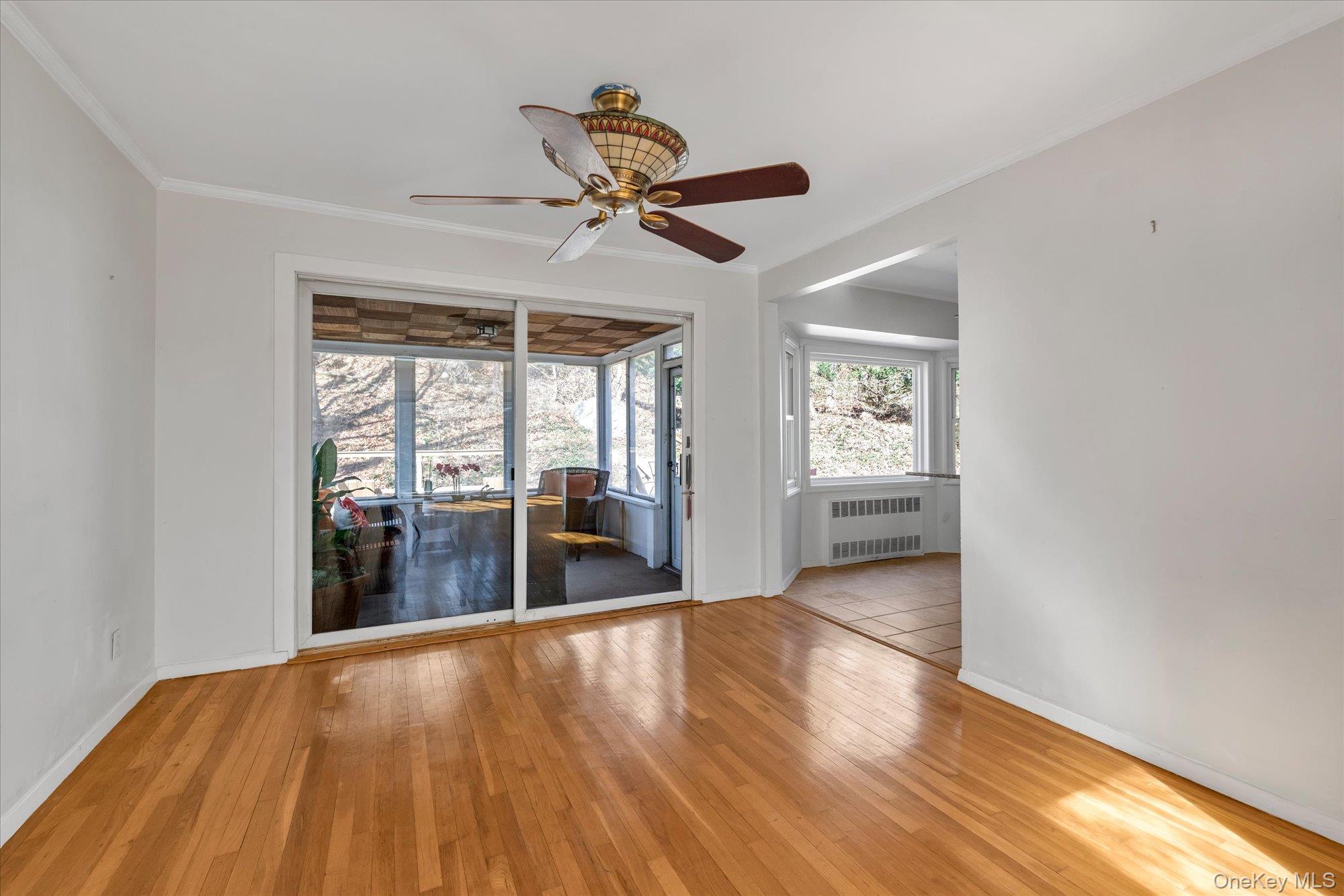 #6 photo, 10 Sycamore Road, Glen Cove , NY 11542