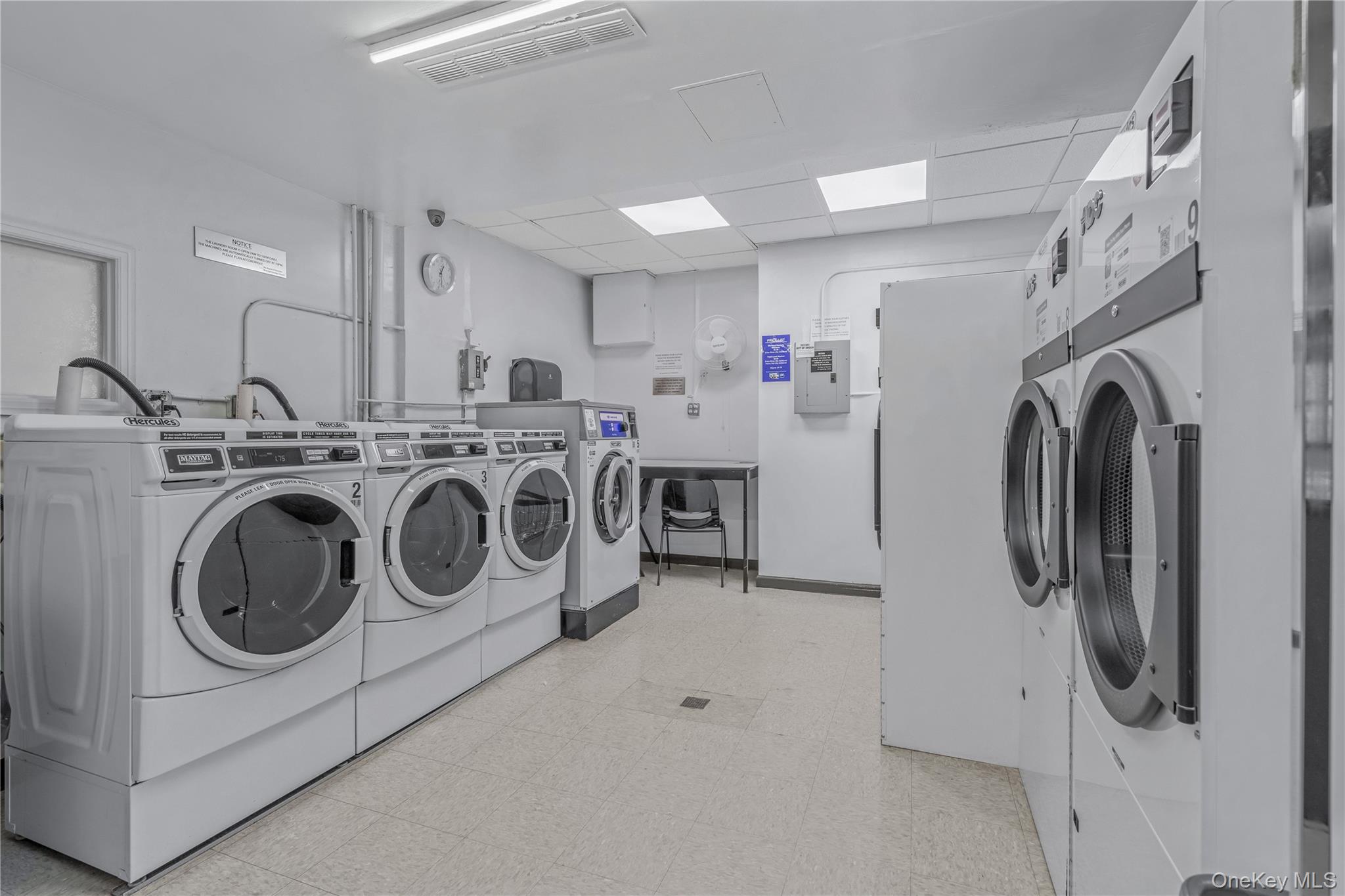 #14 photo, 90 Knightsbridge Road, Great Neck , NY 11021