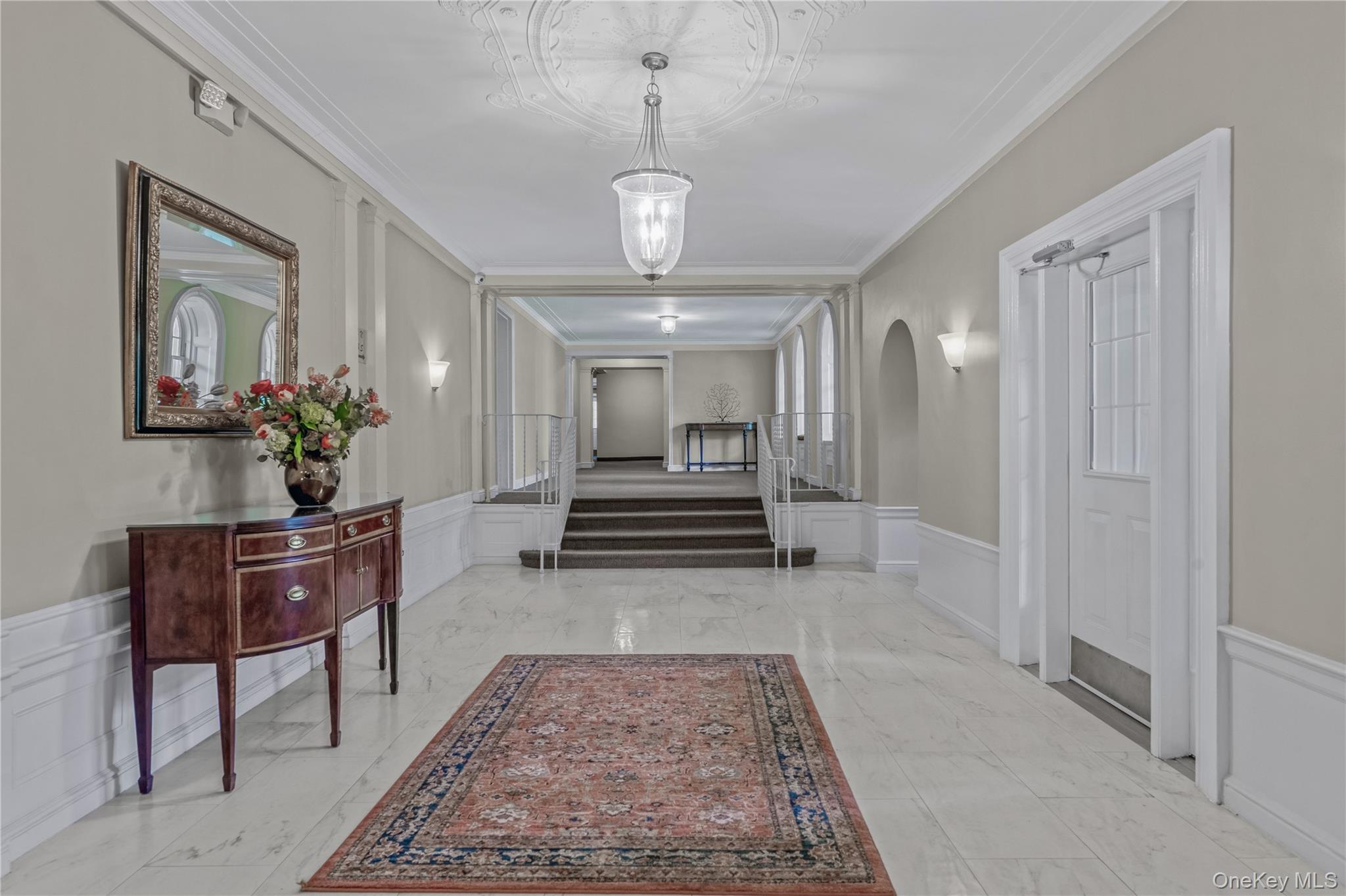 #3 photo, 90 Knightsbridge Road, Great Neck , NY 11021