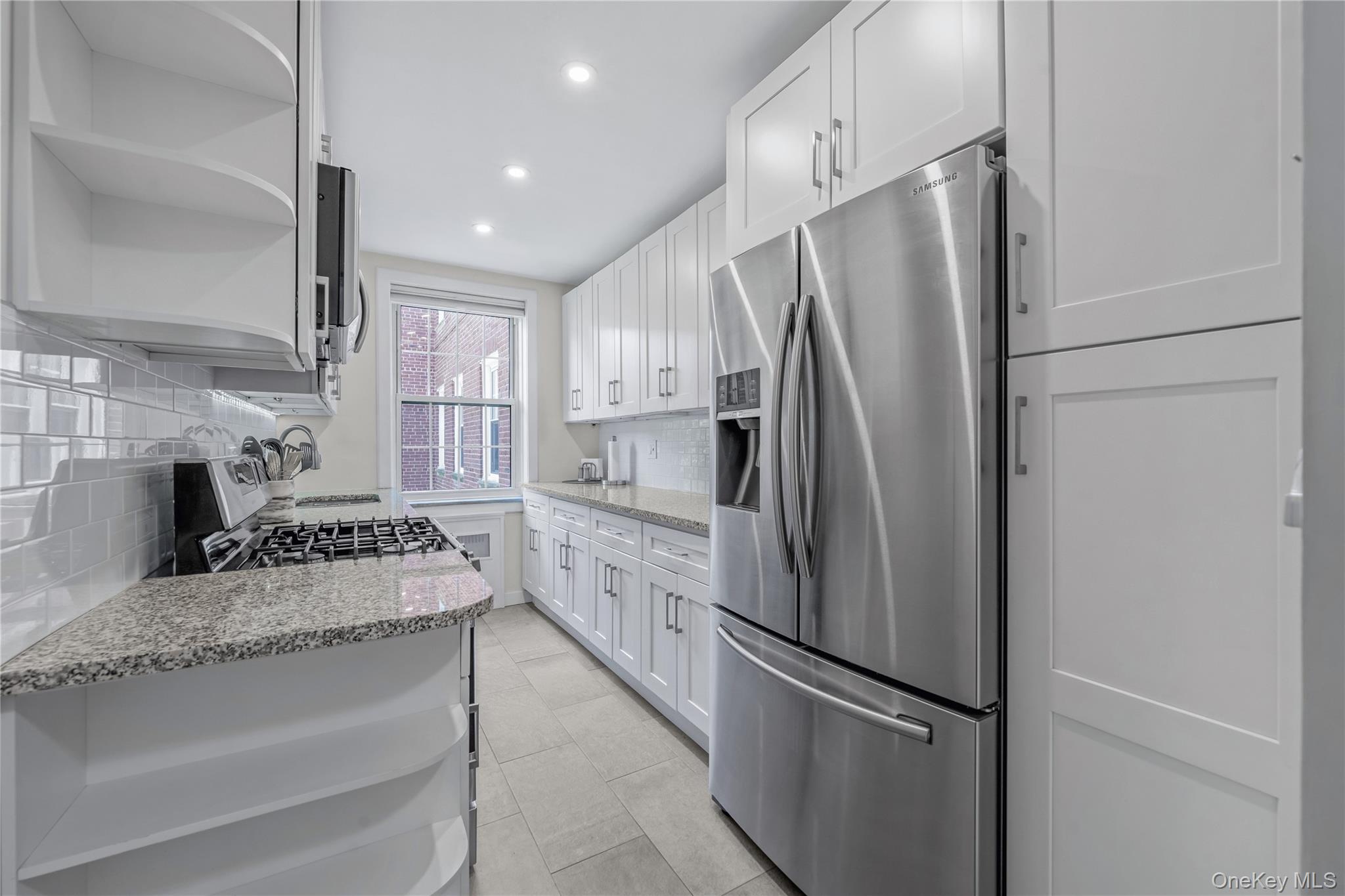 #8 photo, 90 Knightsbridge Road, Great Neck , NY 11021