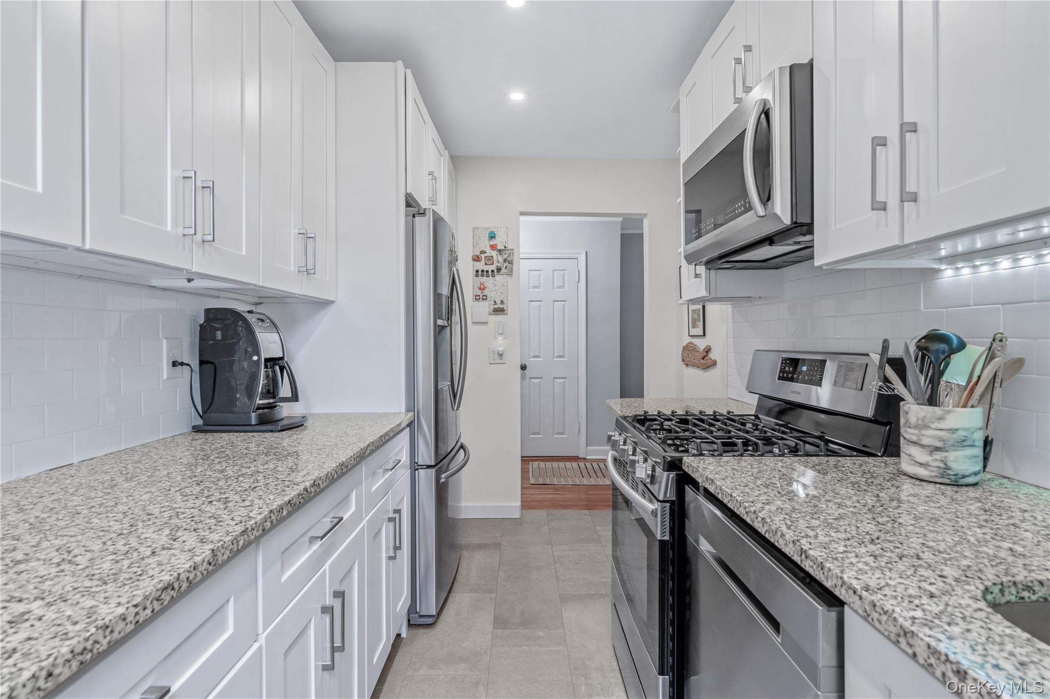 #9 photo, 90 Knightsbridge Road, Great Neck , NY 11021