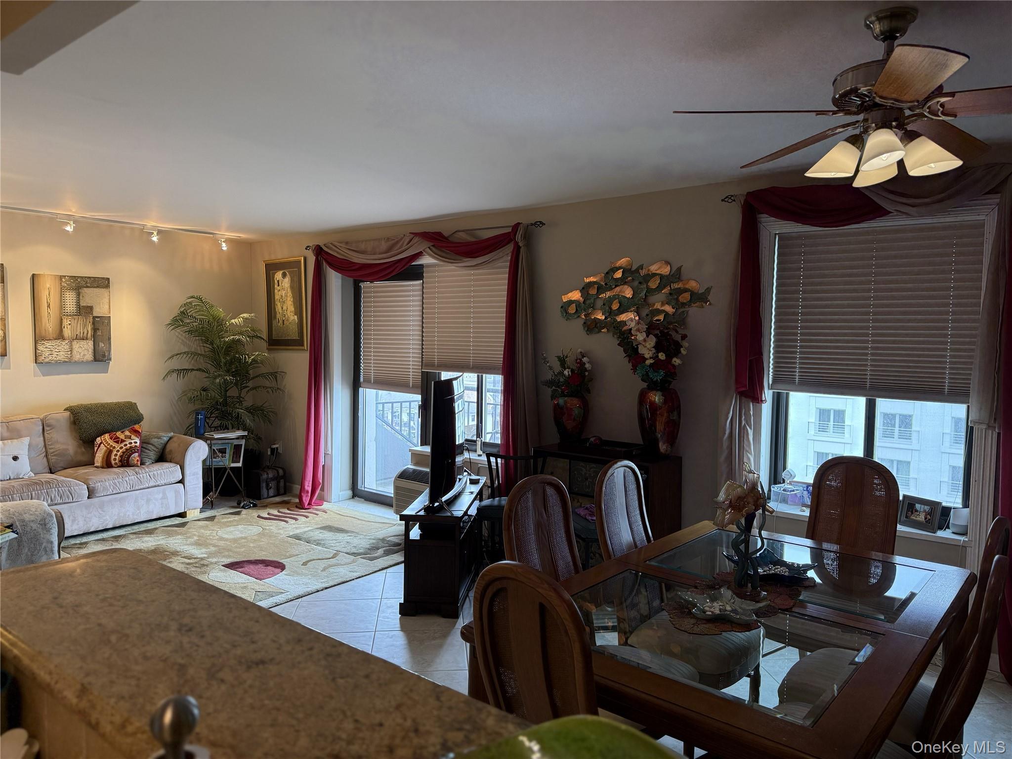 #4 photo, 100 W Broadway, Long Beach , NY 11561