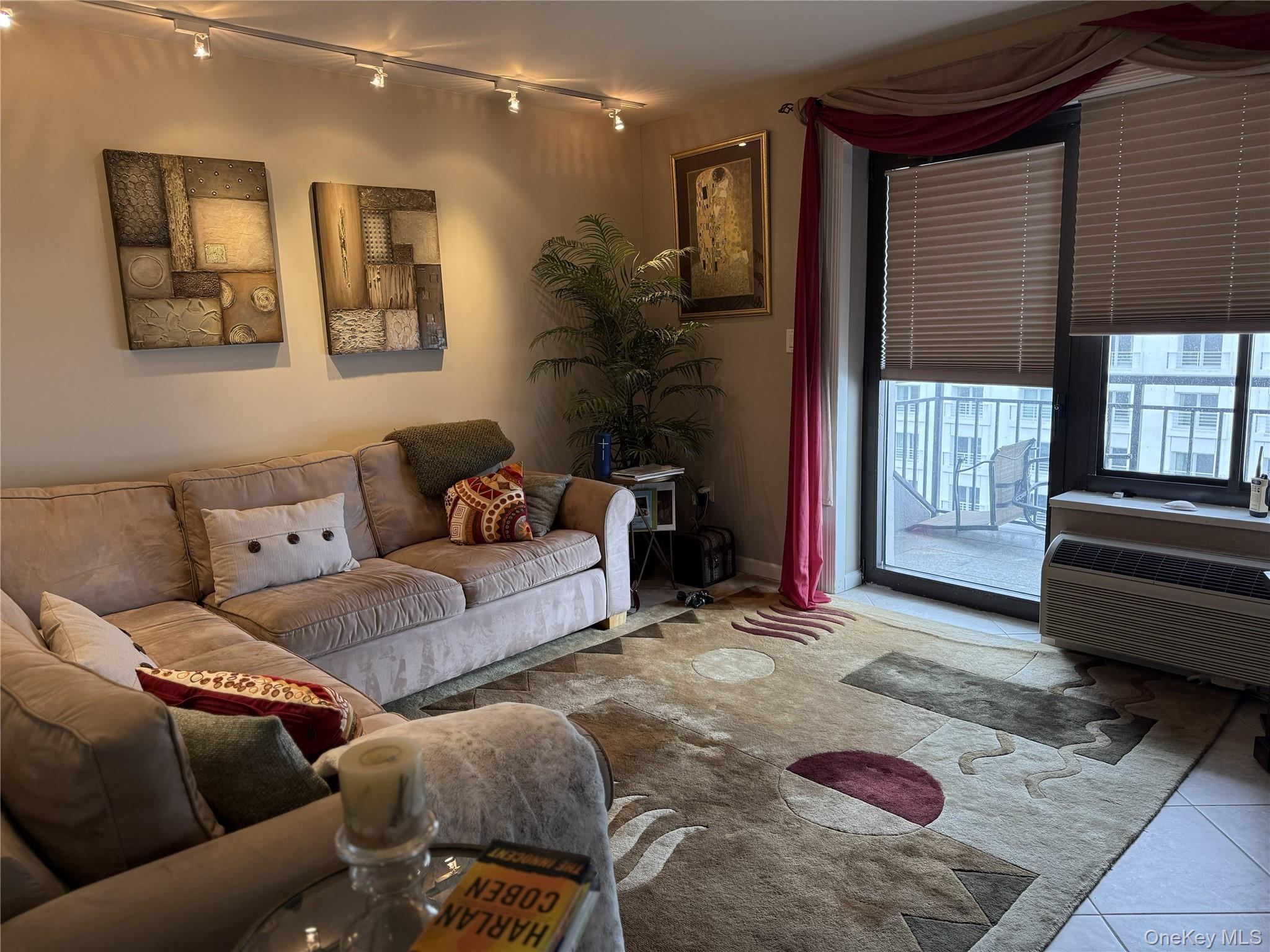 #5 photo, 100 W Broadway, Long Beach , NY 11561