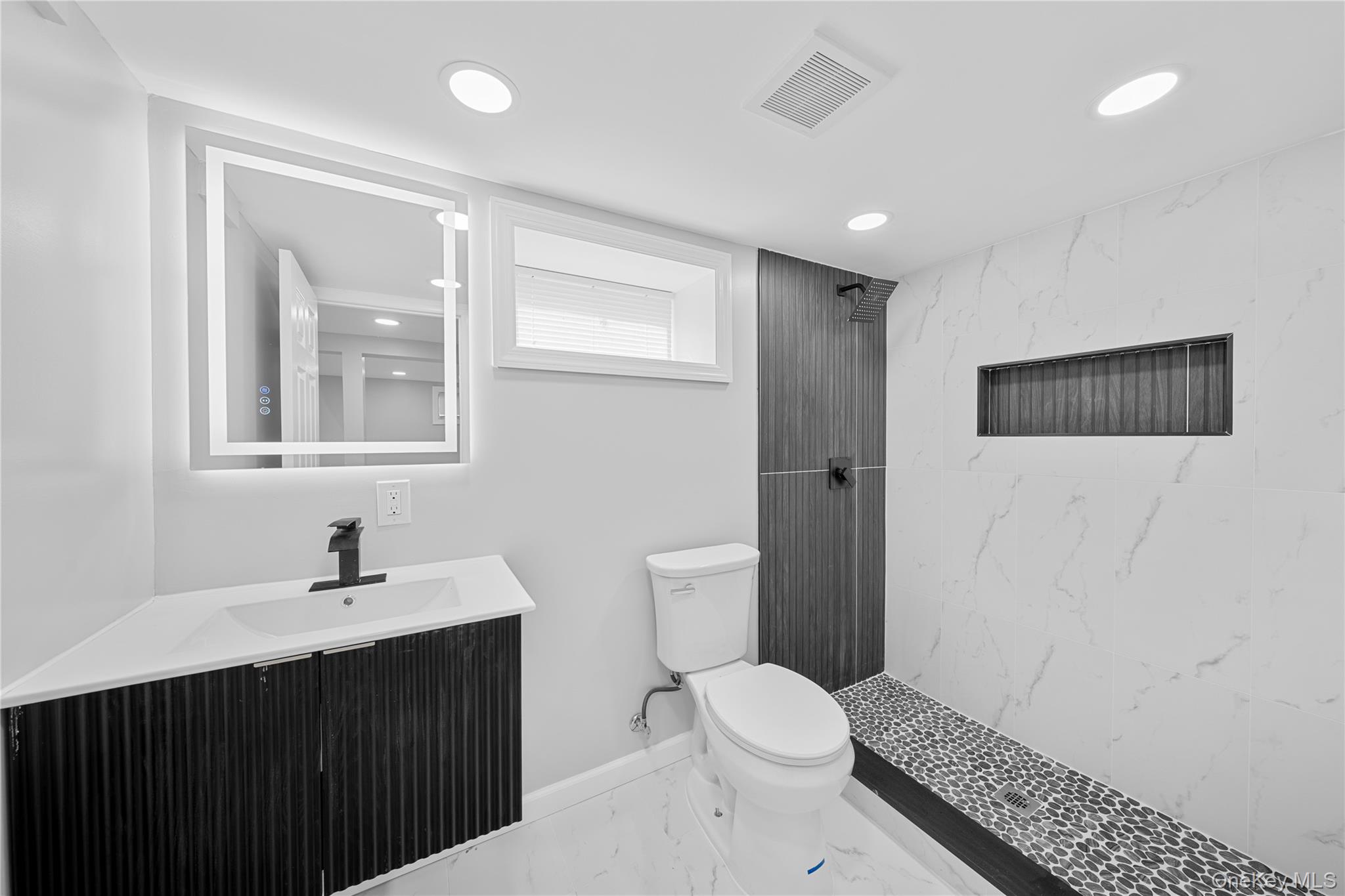 #13 photo, 67 Ohio Avenue, সাফোক কাউন্টি Medford , NY 11763