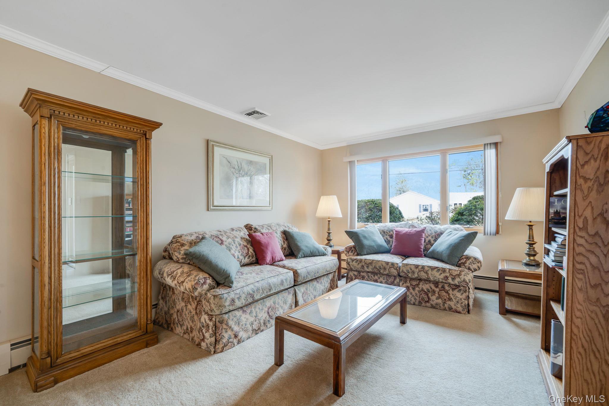 #11 photo, 12 Stewart Circle, সাফোক কাউন্টি Centereach , NY 11720