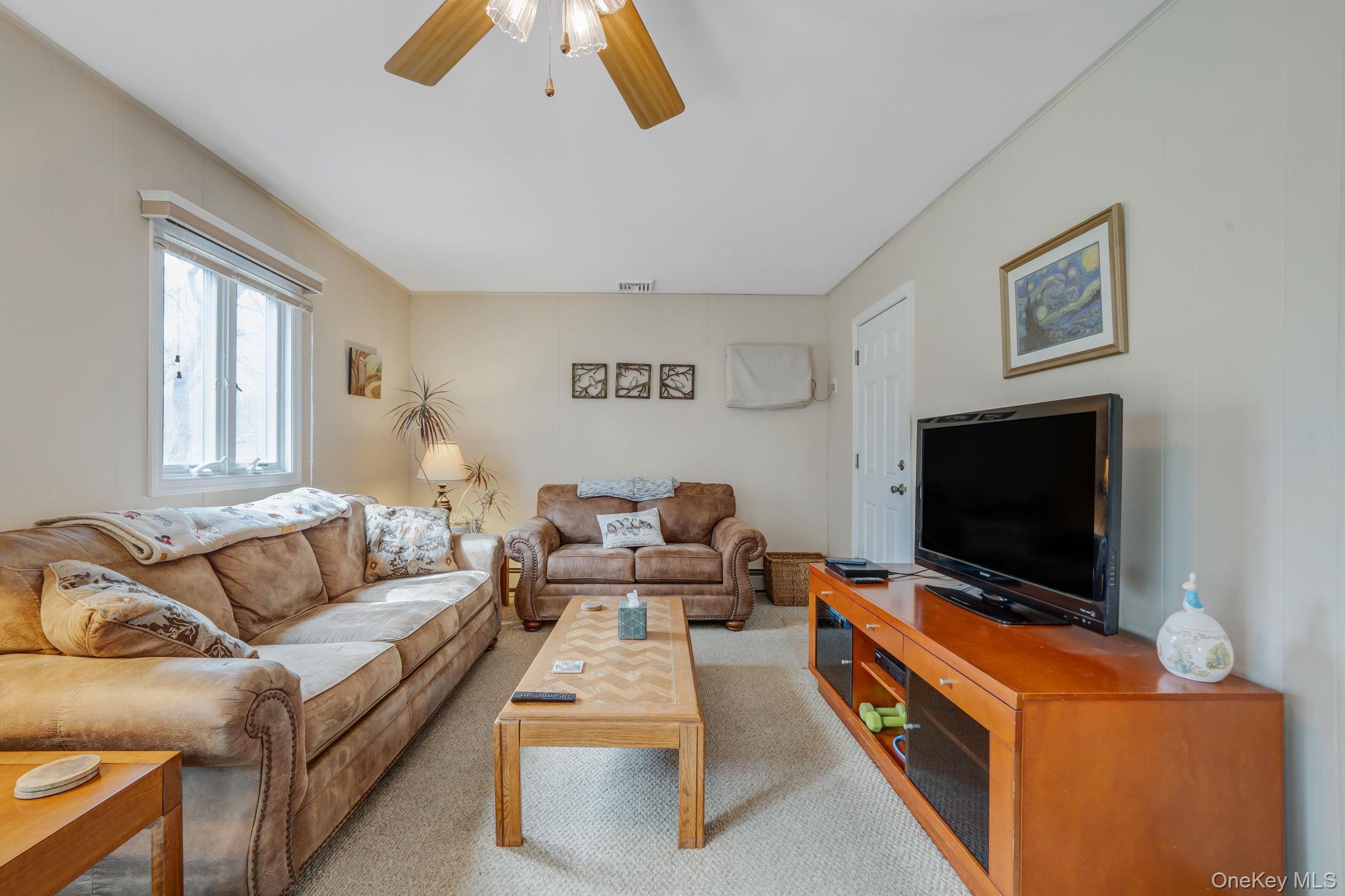 #8 photo, 12 Stewart Circle, সাফোক কাউন্টি Centereach , NY 11720