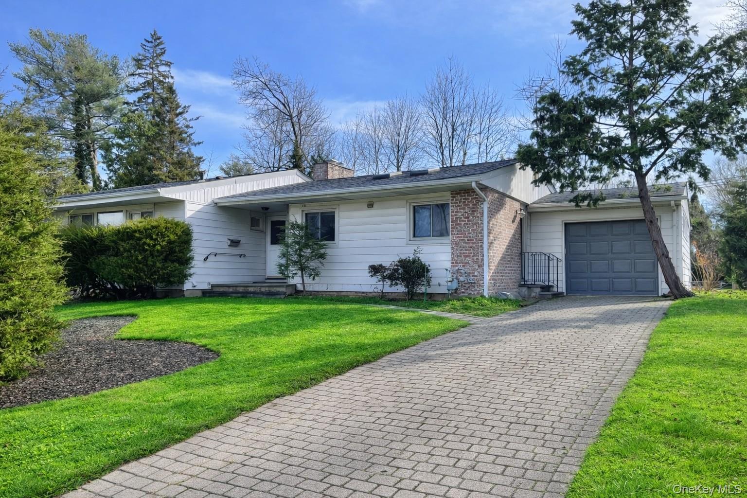 #1 photo, 48 Old Town Lane, সাফোক কাউন্টি Huntington , NY 11743