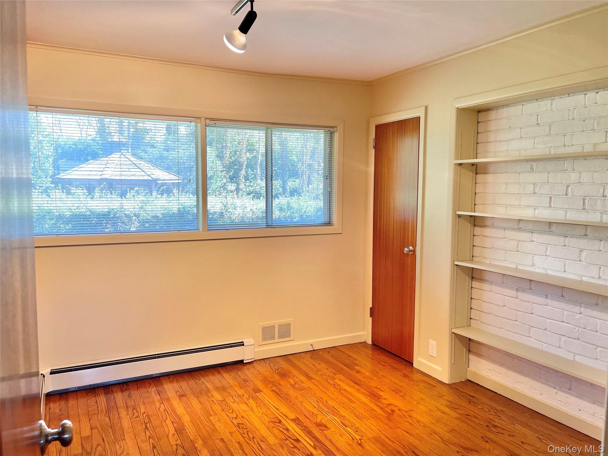 #15 photo, 48 Old Town Lane, সাফোক কাউন্টি Huntington , NY 11743