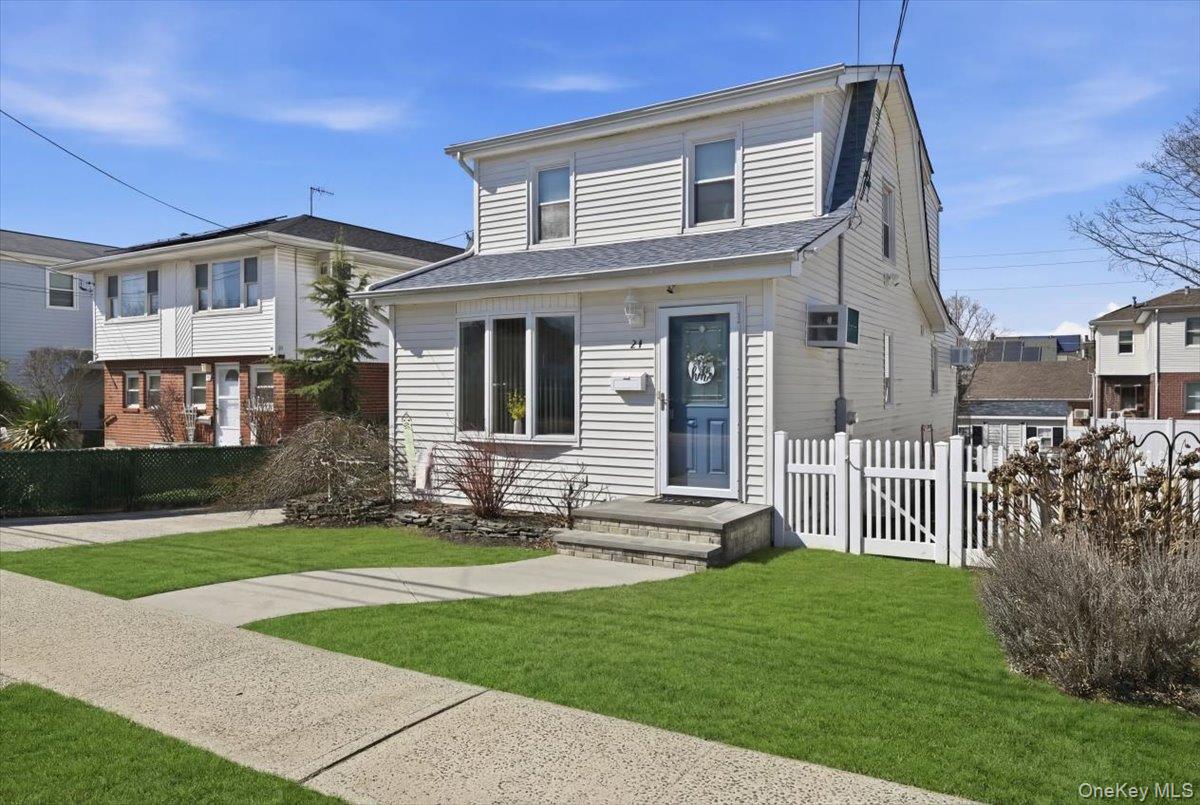 #2 photo, 24 Catherine Avenue, Franklin Square , NY 11010