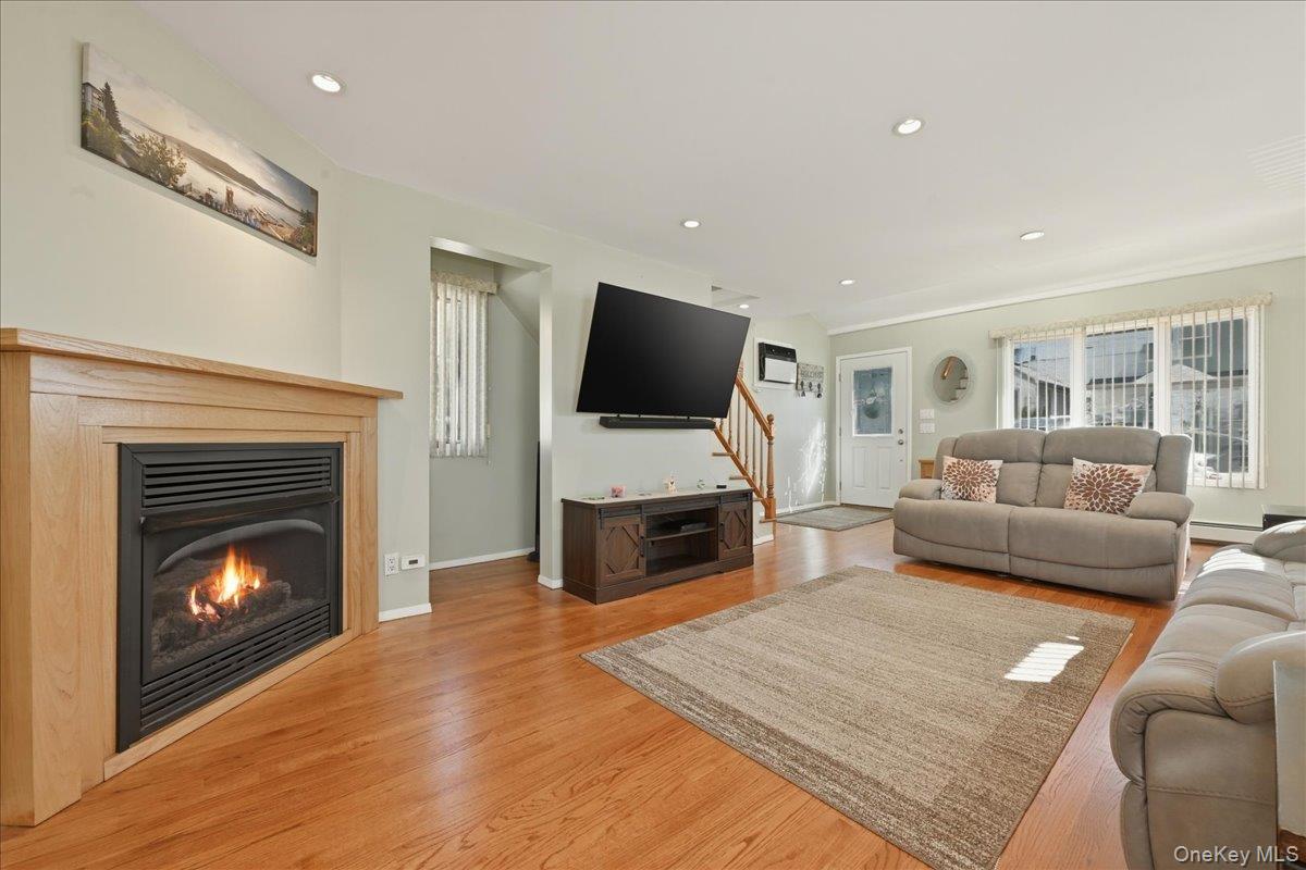 #4 photo, 24 Catherine Avenue, Franklin Square , NY 11010