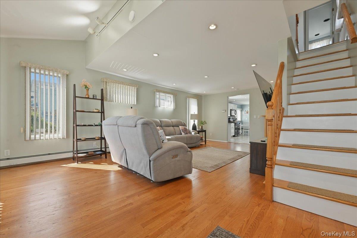 #5 photo, 24 Catherine Avenue, Franklin Square , NY 11010