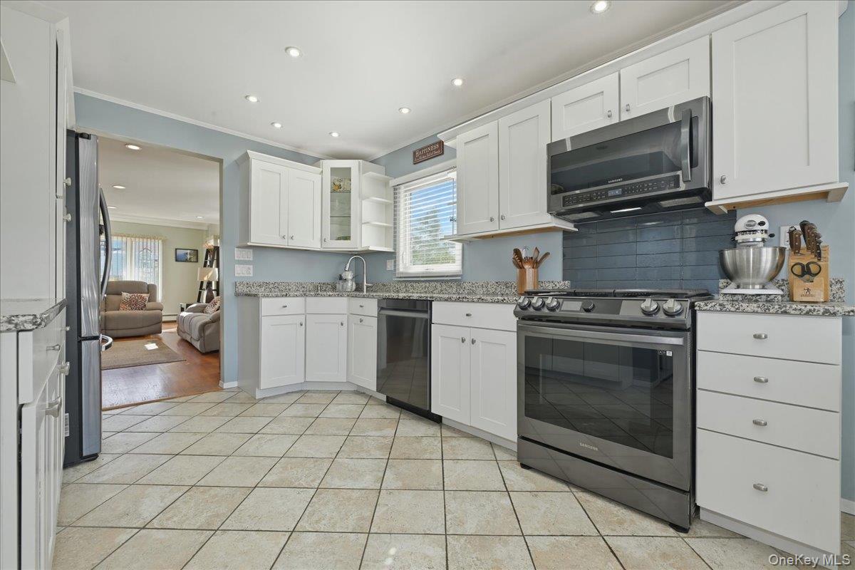 #7 photo, 24 Catherine Avenue, Franklin Square , NY 11010