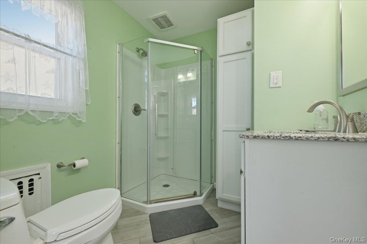 #8 photo, 24 Catherine Avenue, Franklin Square , NY 11010