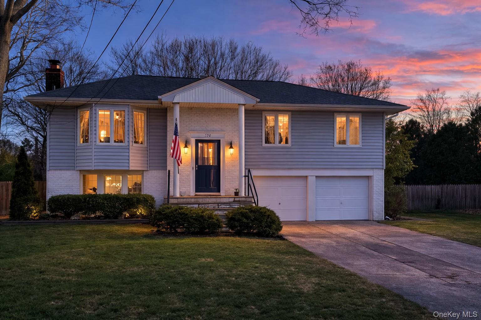 #1 photo, 372 Clay Pitts Road, East Northport , NY 11731