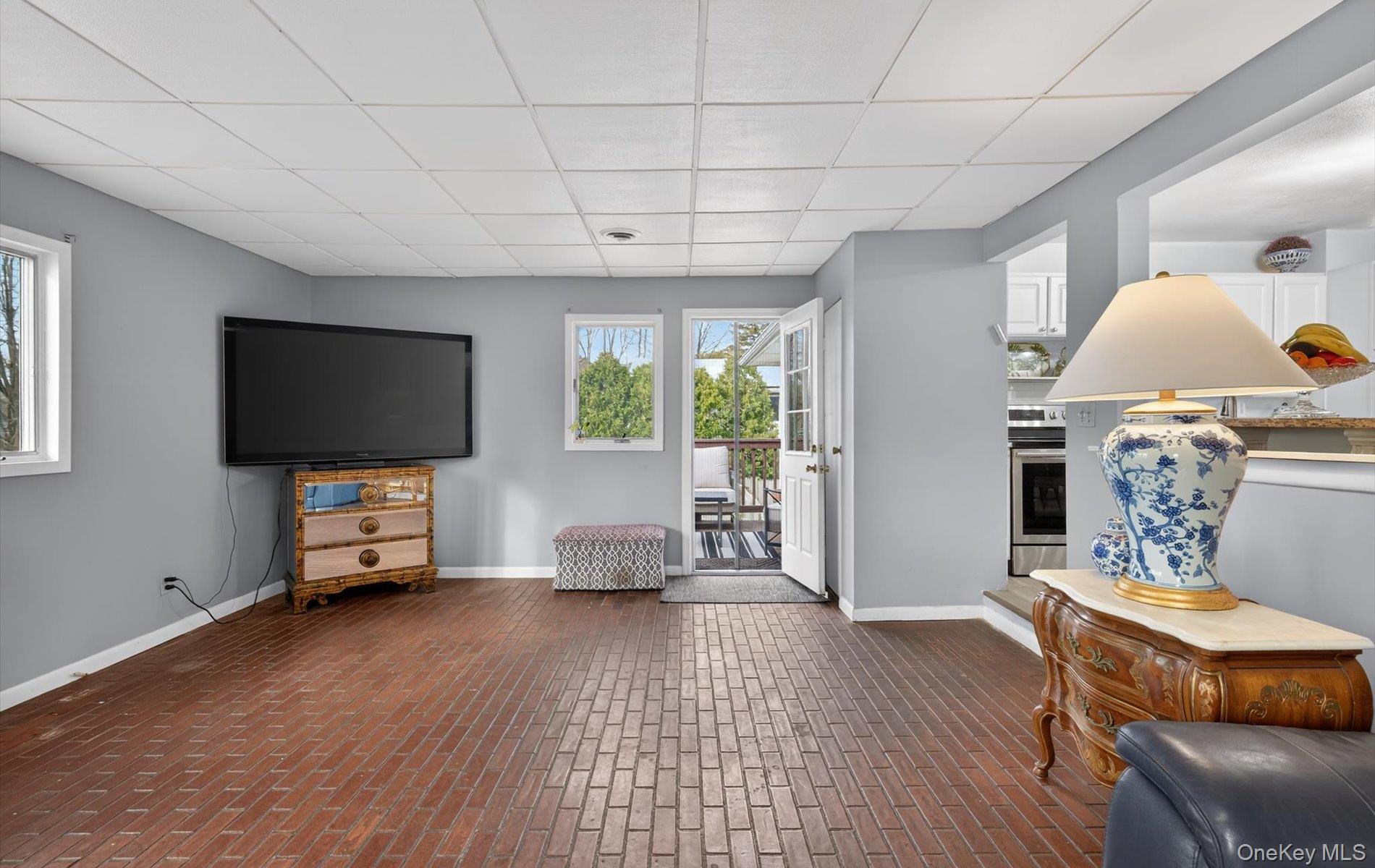 #16 photo, 372 Clay Pitts Road, East Northport , NY 11731