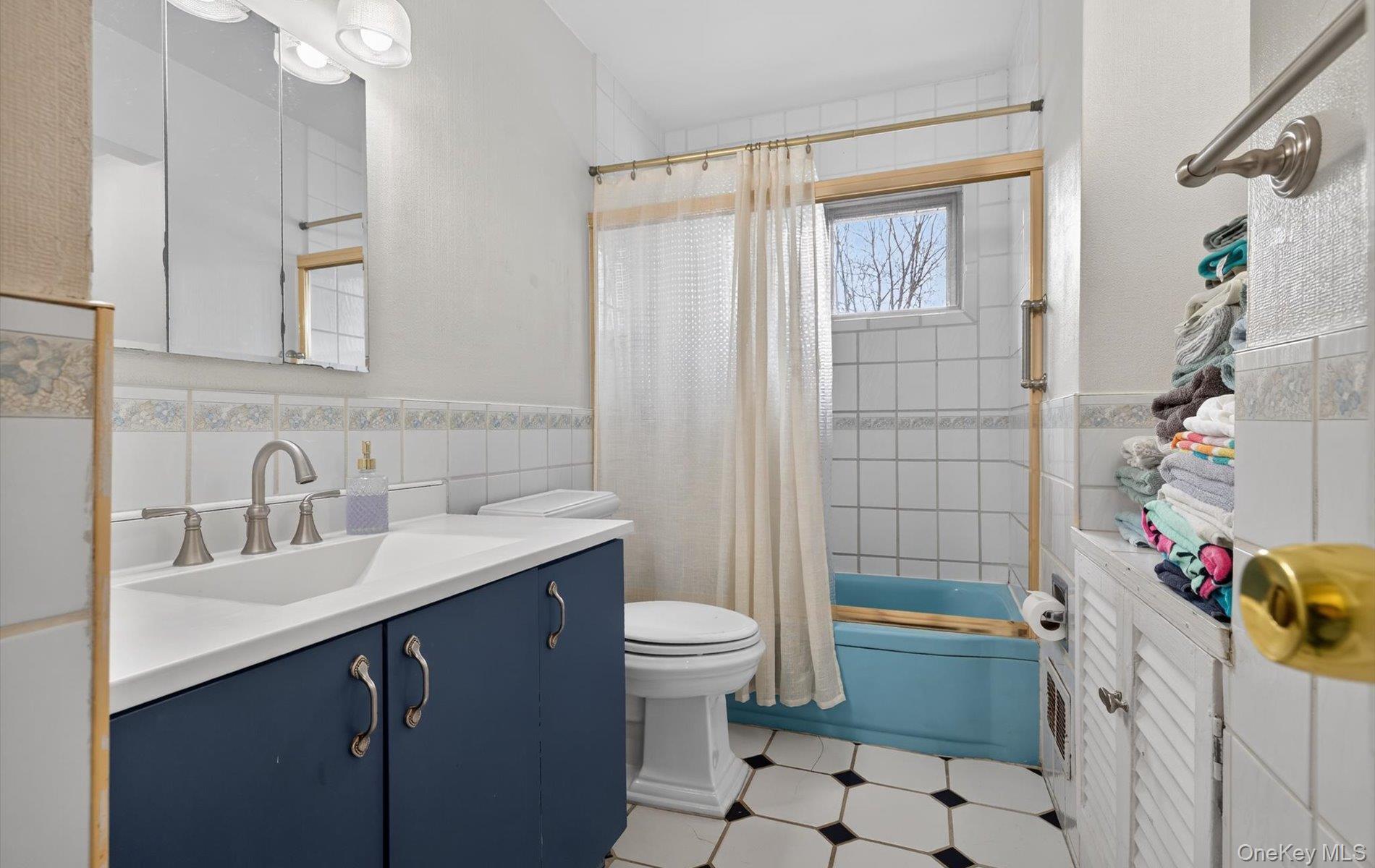 #20 photo, 372 Clay Pitts Road, East Northport , NY 11731