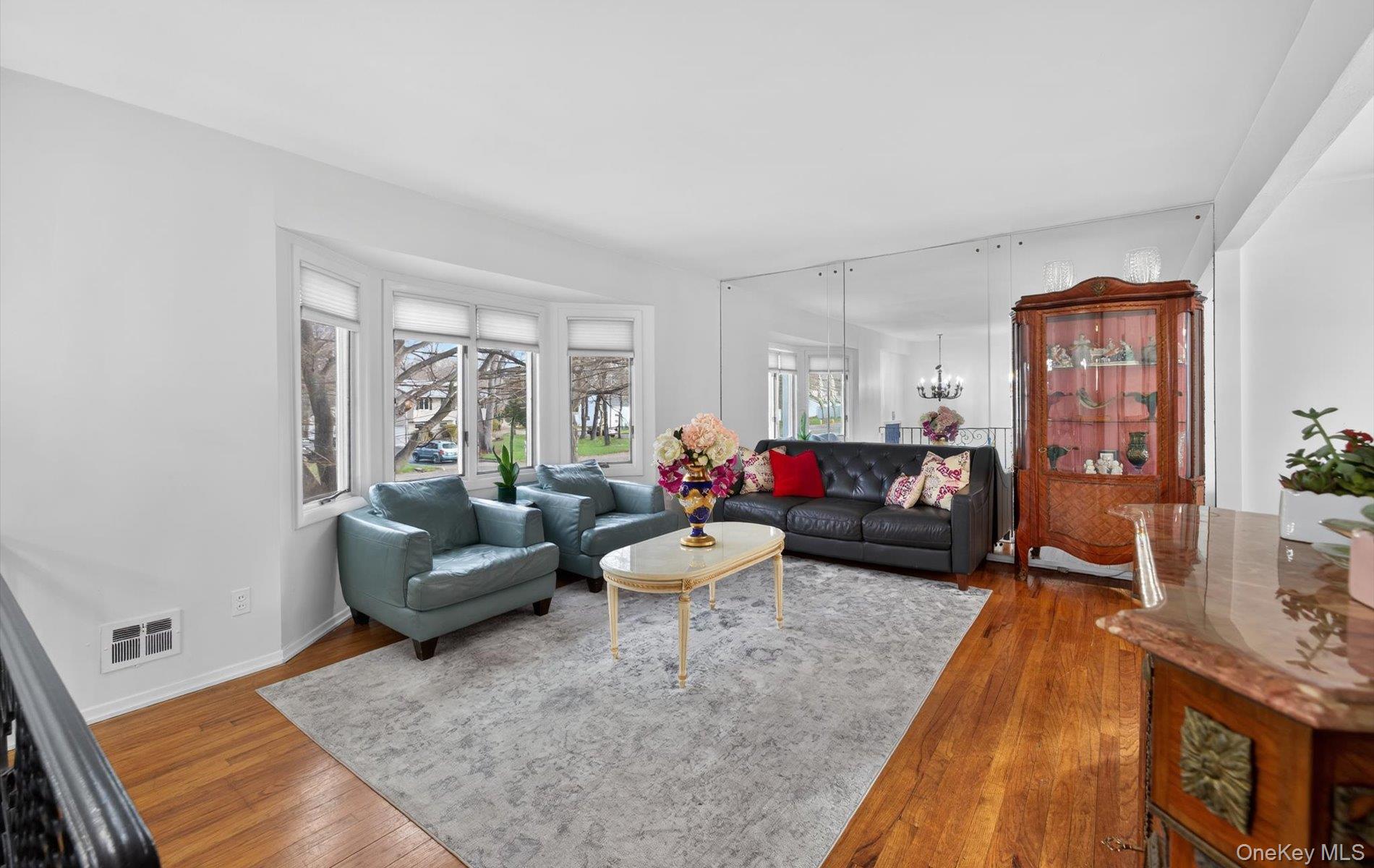 #5 photo, 372 Clay Pitts Road, East Northport , NY 11731