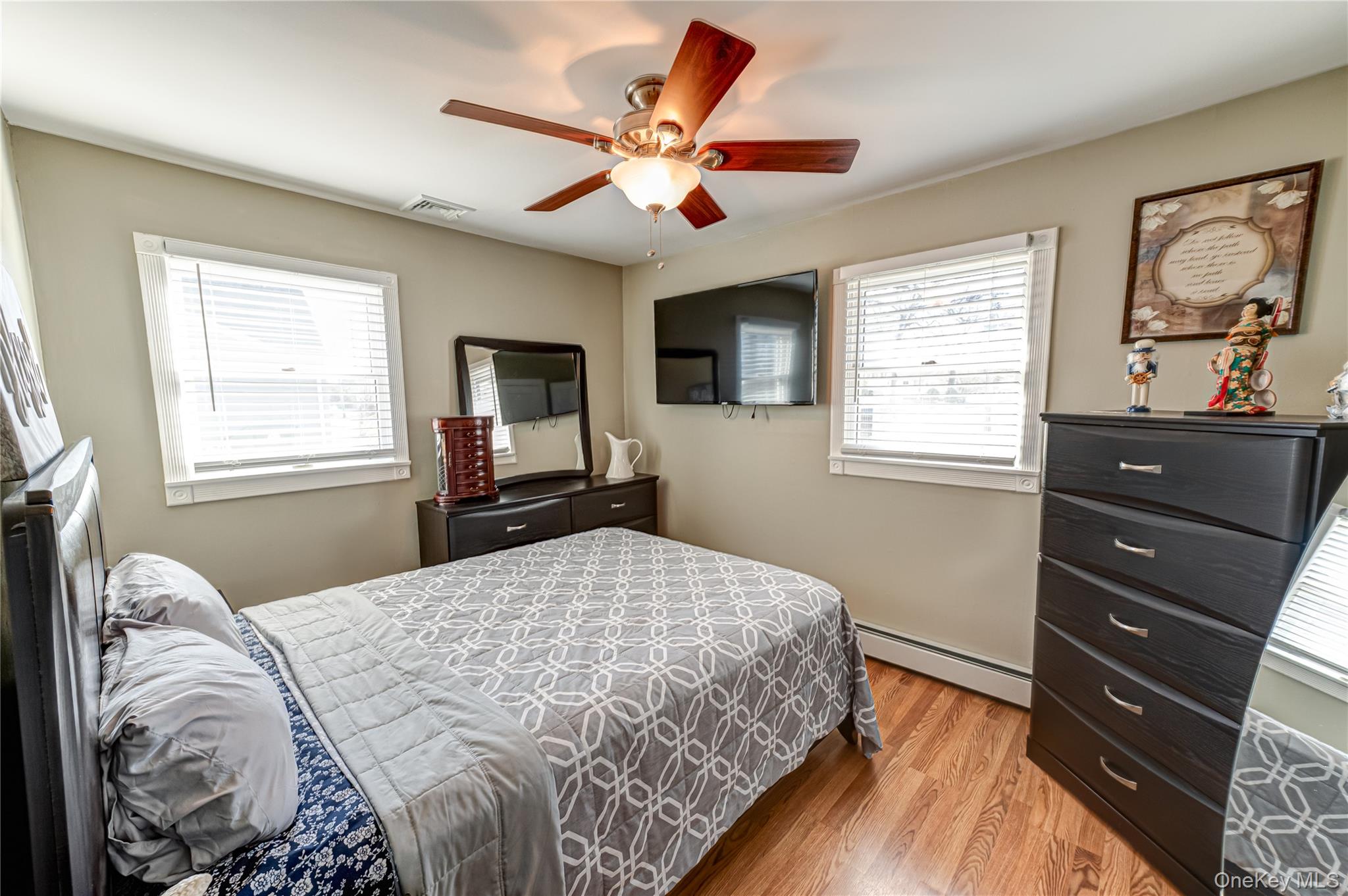 #11 photo, 869 Udall Road, সাফোক কাউন্টি West Islip , NY 11795