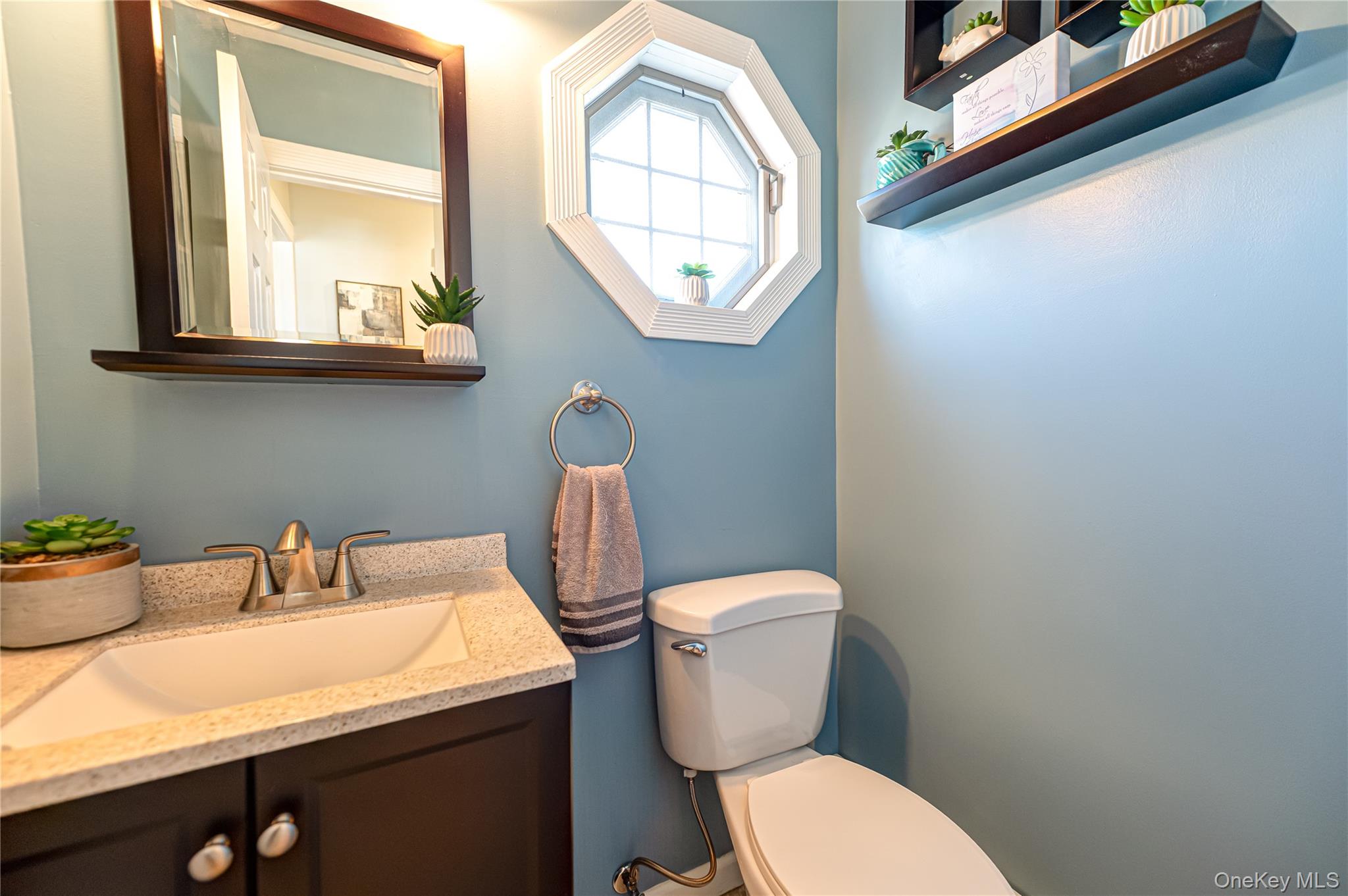 #12 photo, 869 Udall Road, সাফোক কাউন্টি West Islip , NY 11795