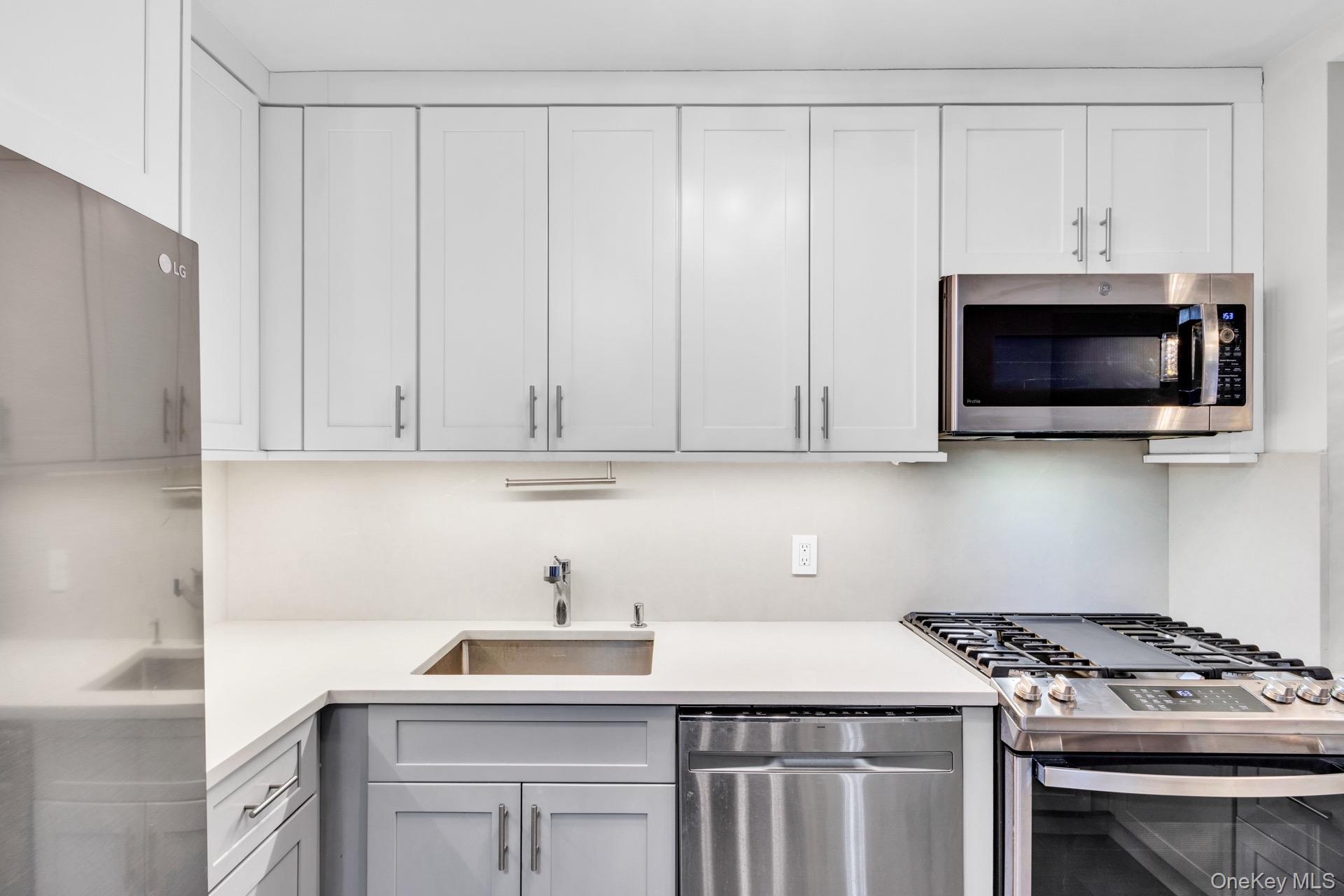 #4 photo, 345 E 93rd Street, New York (Manhattan) , NY 10128