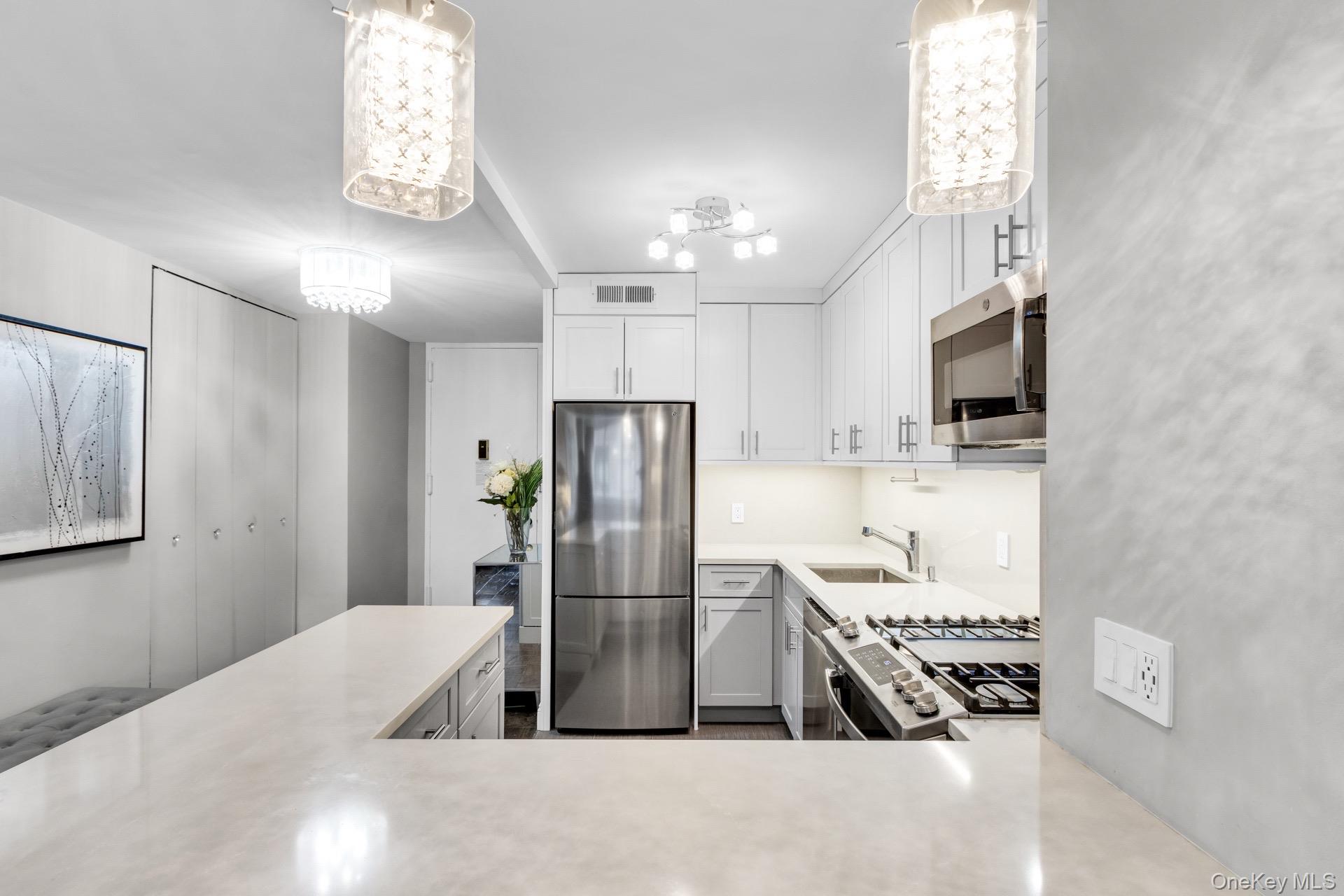 #8 photo, 345 E 93rd Street, New York (Manhattan) , NY 10128