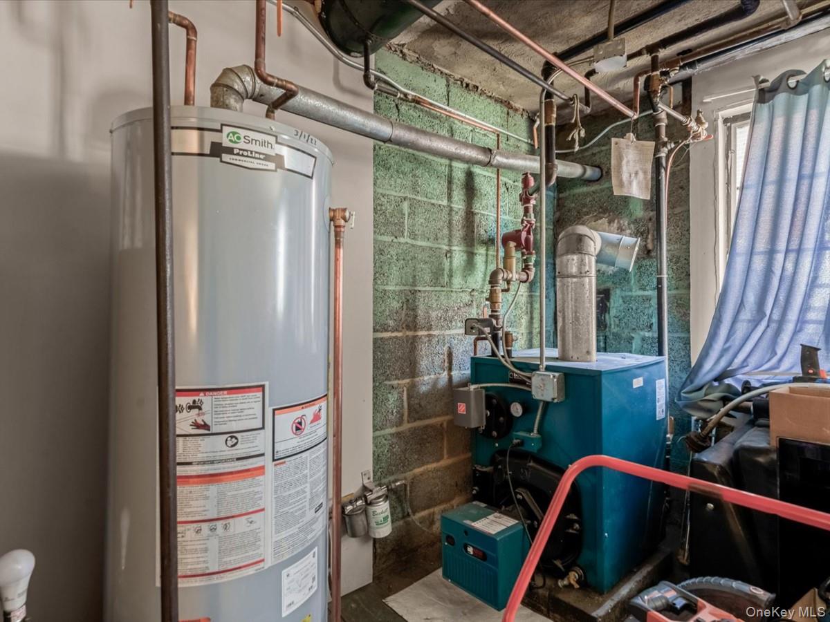 #13 photo, 1969 Edison Avenue, ব্রঙ্কস Bronx , NY 10461