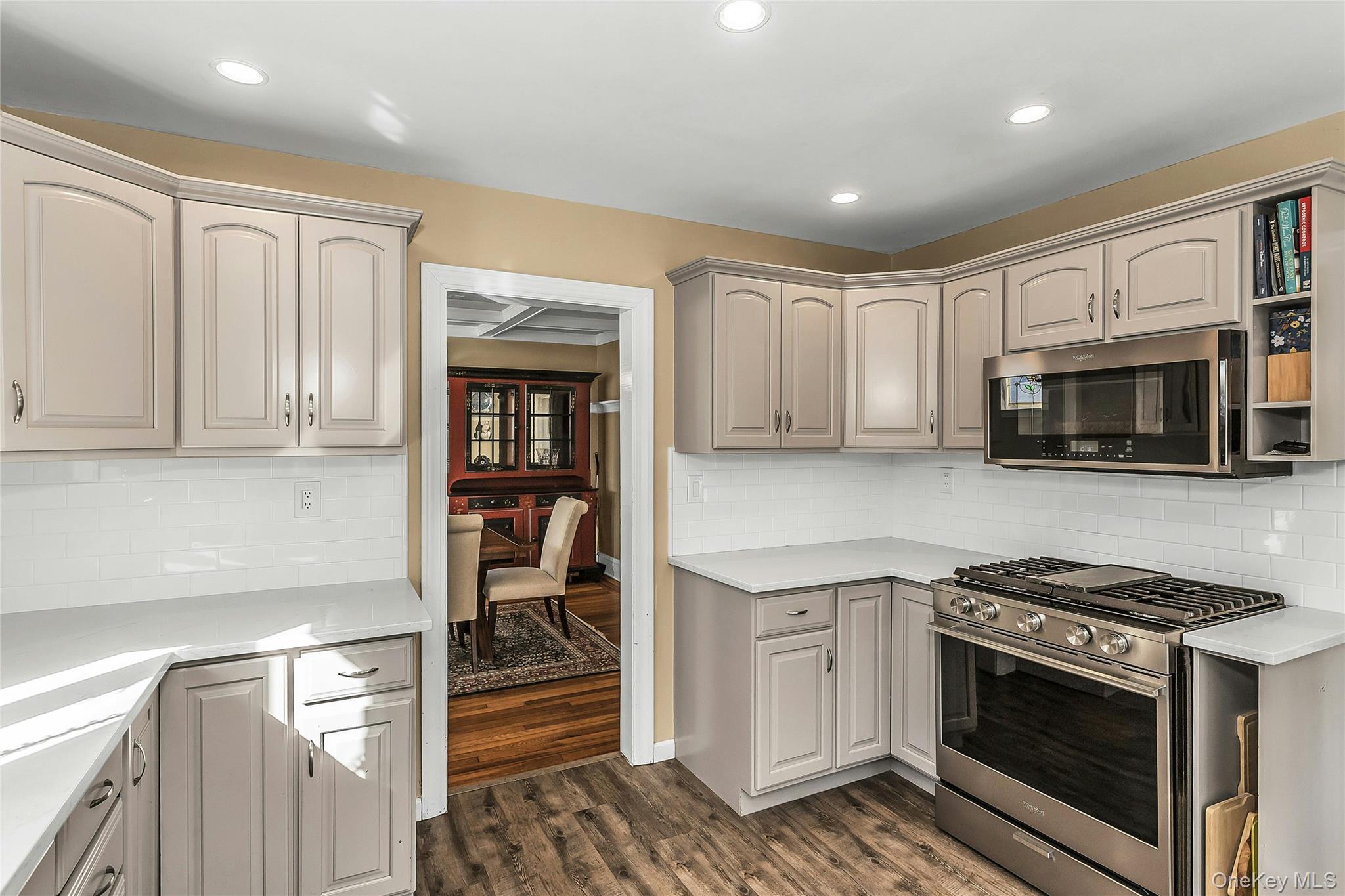 #12 photo, 86 Taft Avenue, Lynbrook , NY 11563