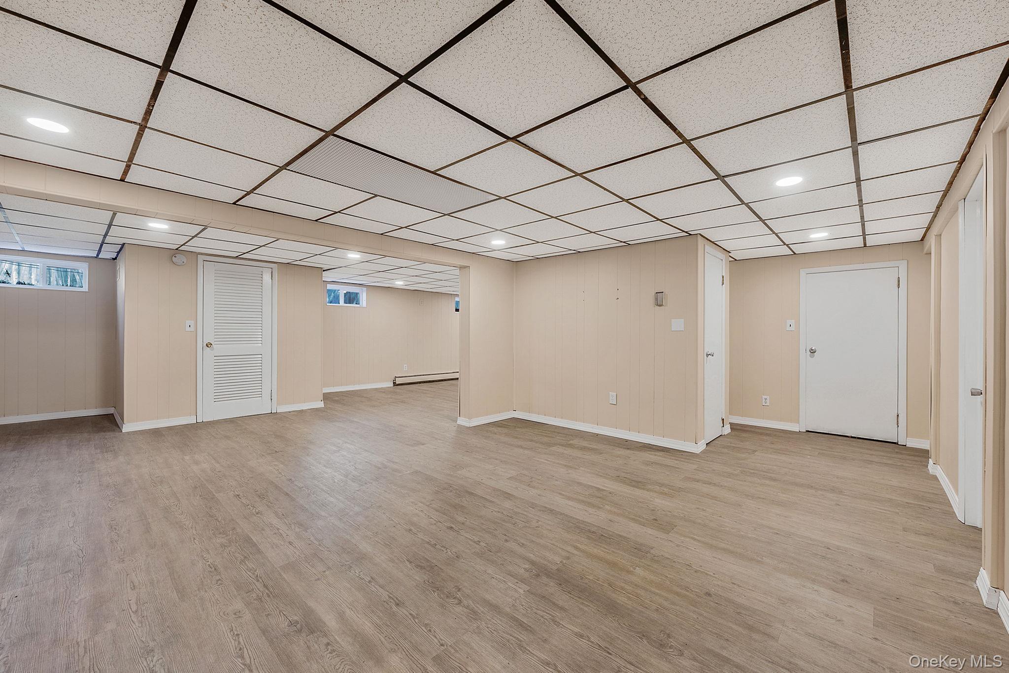 #18 photo, 365 Clay Pitts Road, सफ़ोक काउंटी East Northport , NY 11731