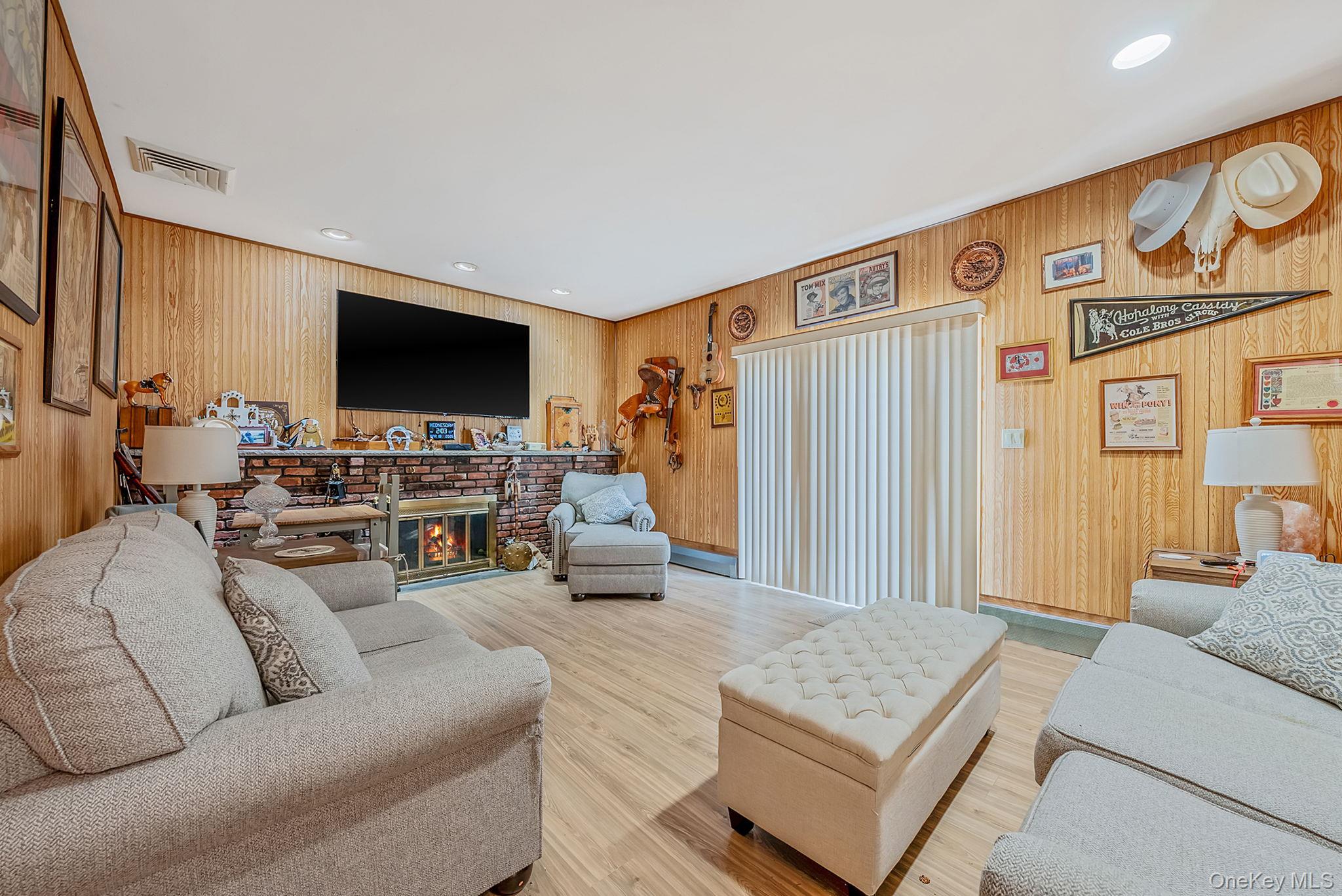 #3 photo, 365 Clay Pitts Road, सफ़ोक काउंटी East Northport , NY 11731