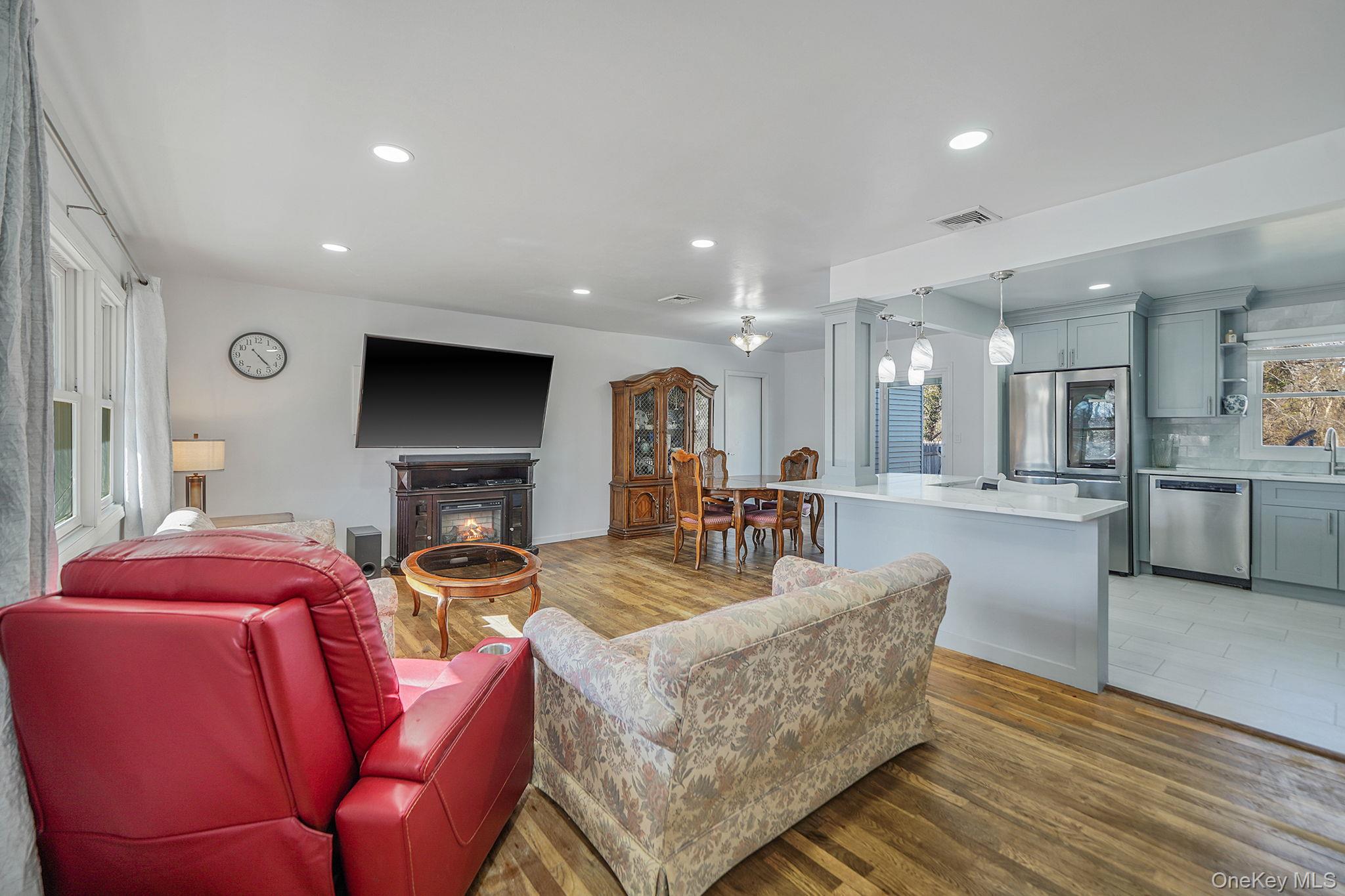 #2 photo, 125 Lower Sheep Pasture Road, সাফোক কাউন্টি East Setauket , NY 11733