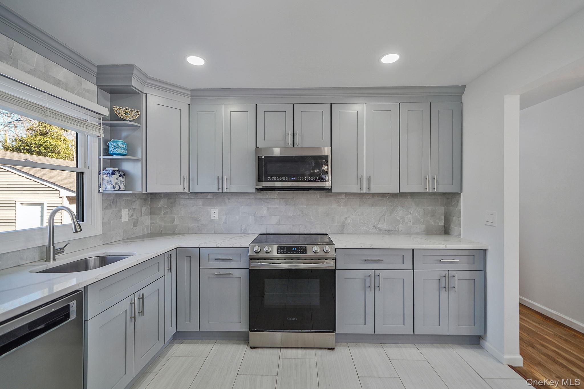 #4 photo, 125 Lower Sheep Pasture Road, সাফোক কাউন্টি East Setauket , NY 11733