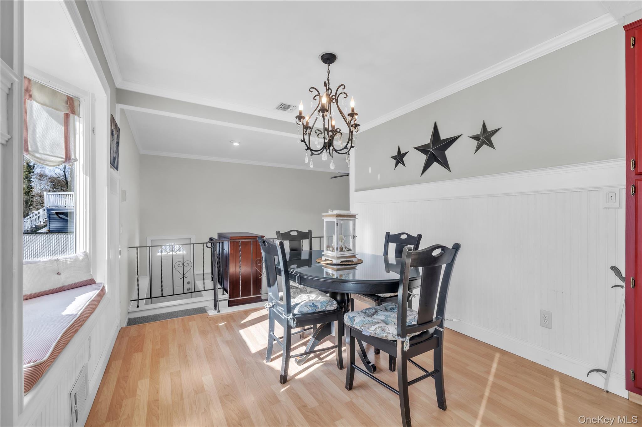 #13 photo, 1408 Saint Louis Avenue, সাফোক কাউন্টি Bay Shore , NY 11706