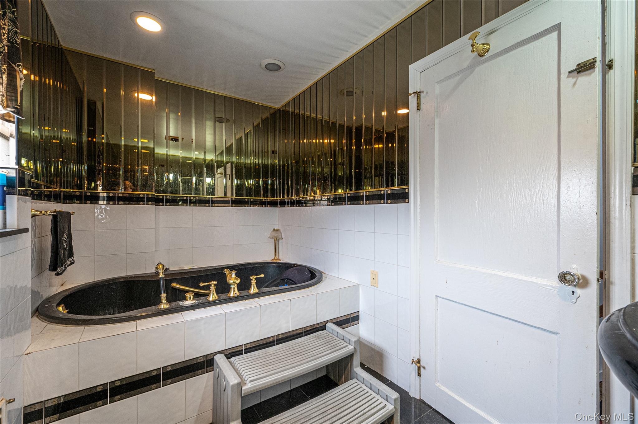 #10 photo, 175 Rockaway Parkway, Valley Stream , NY 11580