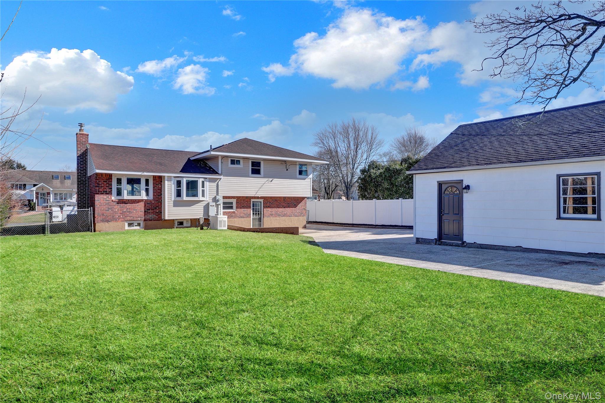 #16 photo, 19 Gardenia Drive, Commack , NY 11725