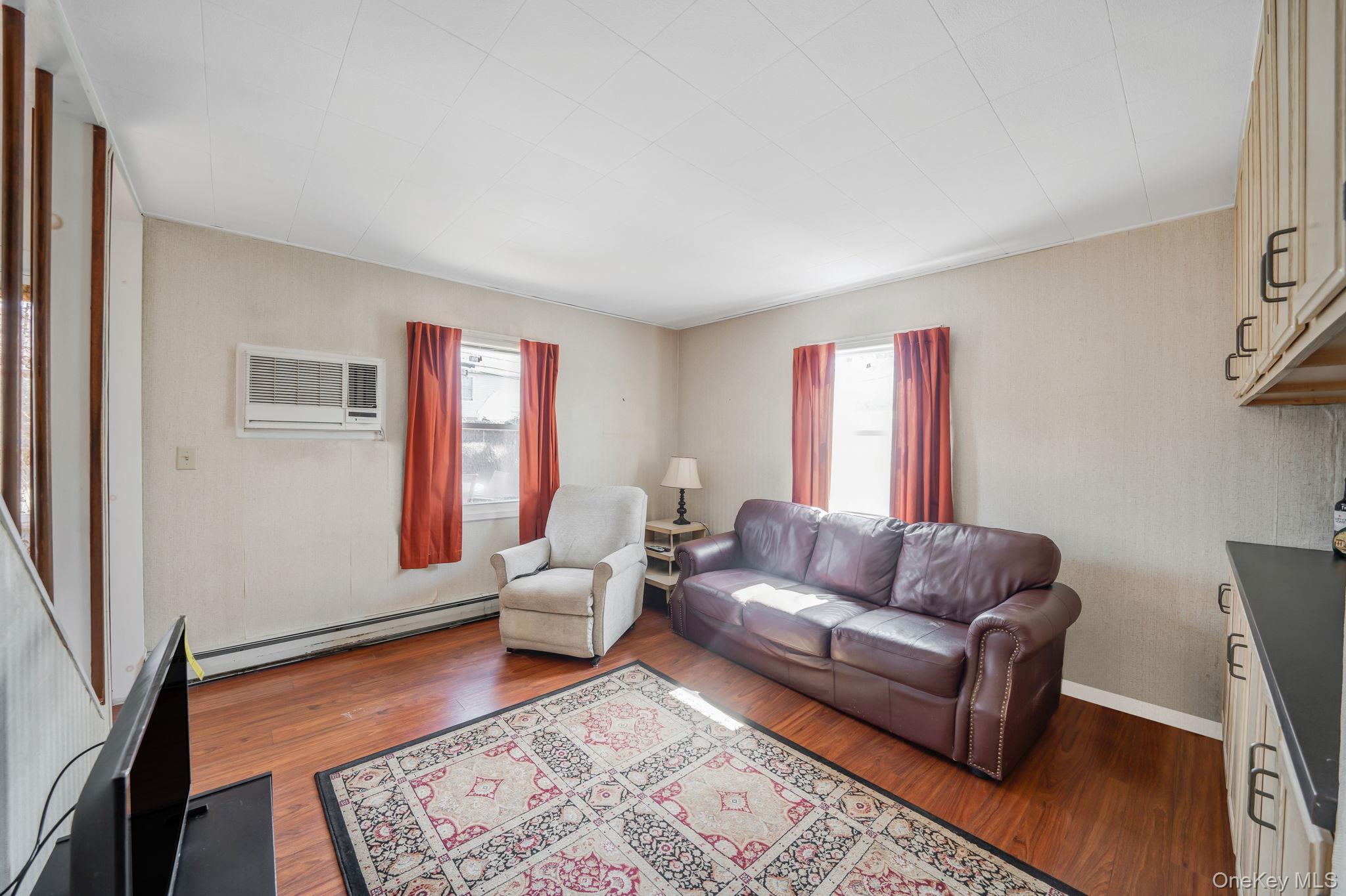 #11 photo, 7 Woodpecker Lane, Levittown , NY 11756