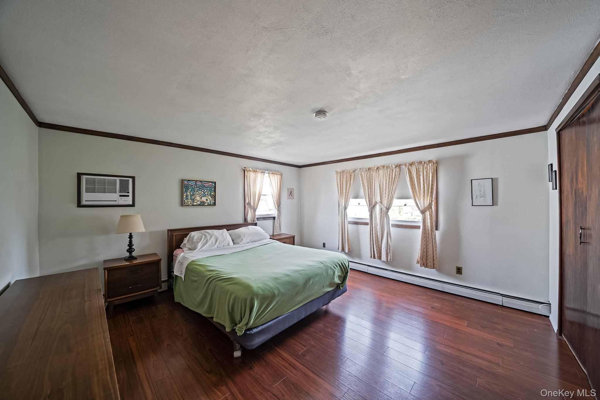 #18 photo, 7 Woodpecker Lane, Levittown , NY 11756